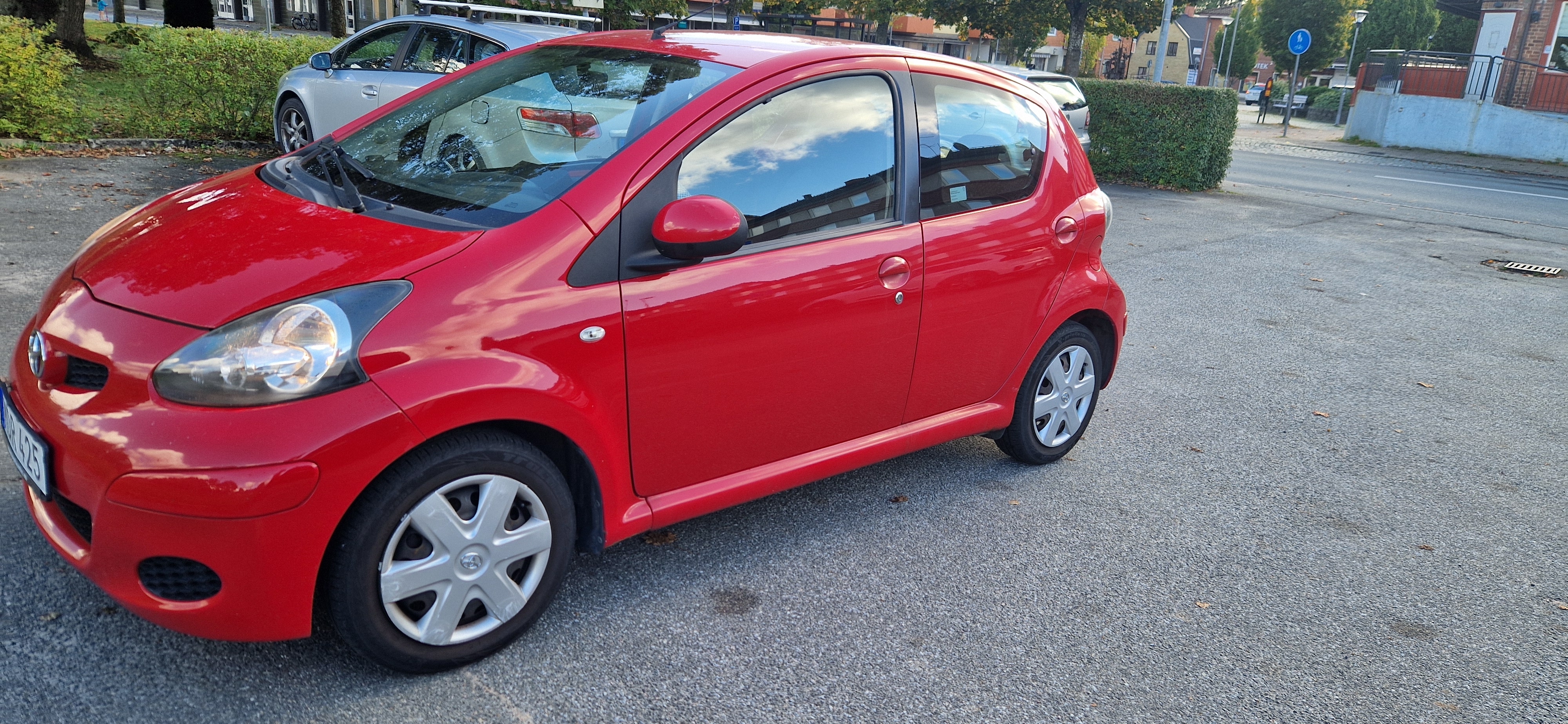 Toyota Aygo 5-dörrar 1.0 VVT-i MultiMode 2011, bild 2/10