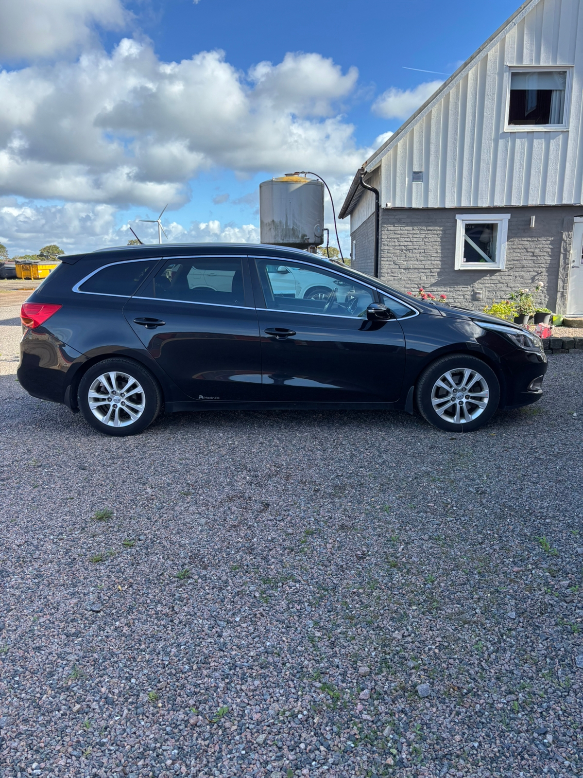 Kia Ceed _sw 1.6 CRDi Manuell 2015, kuva 2/10