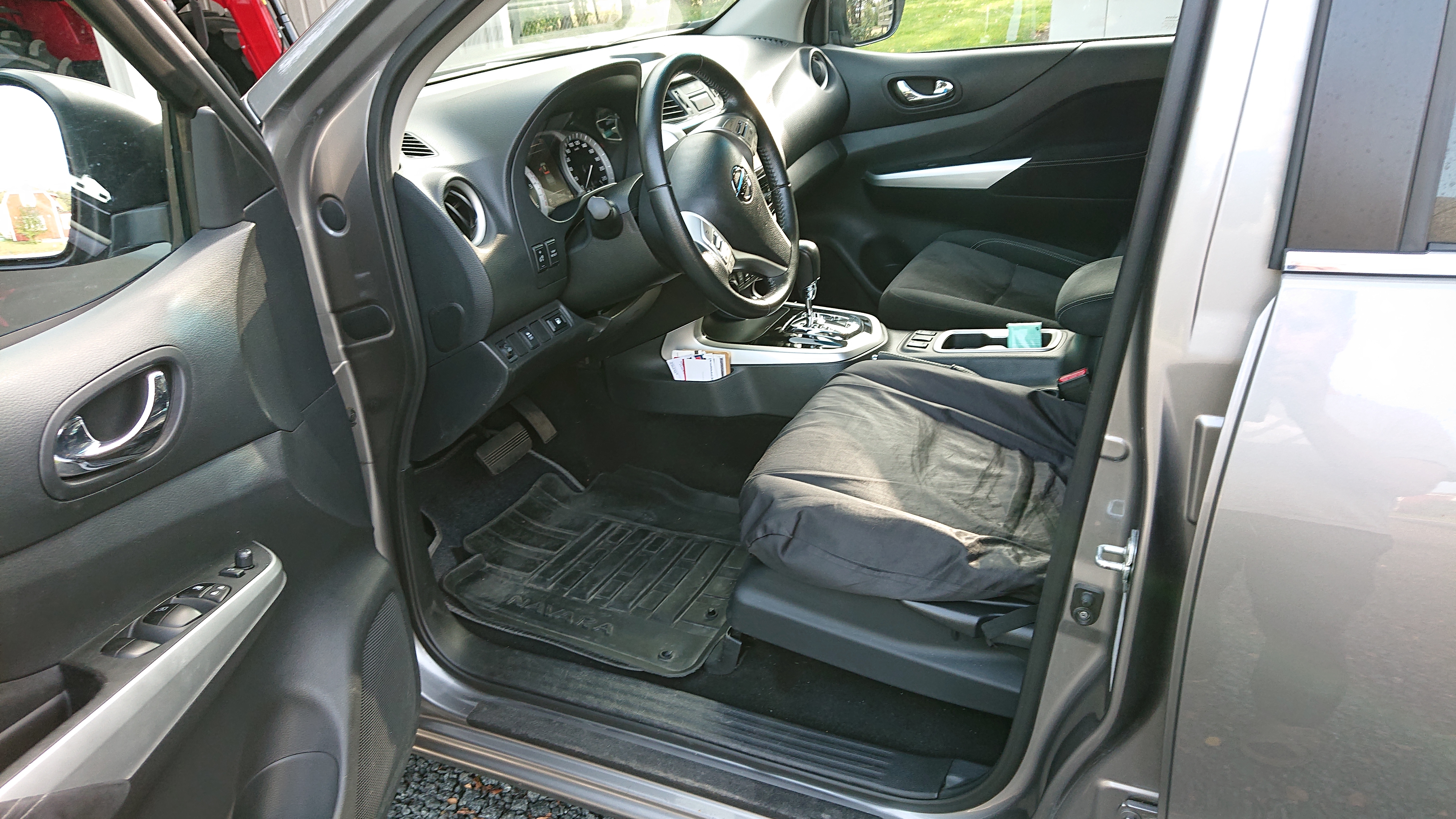 Nissan Navara 2017, kuva 3/6