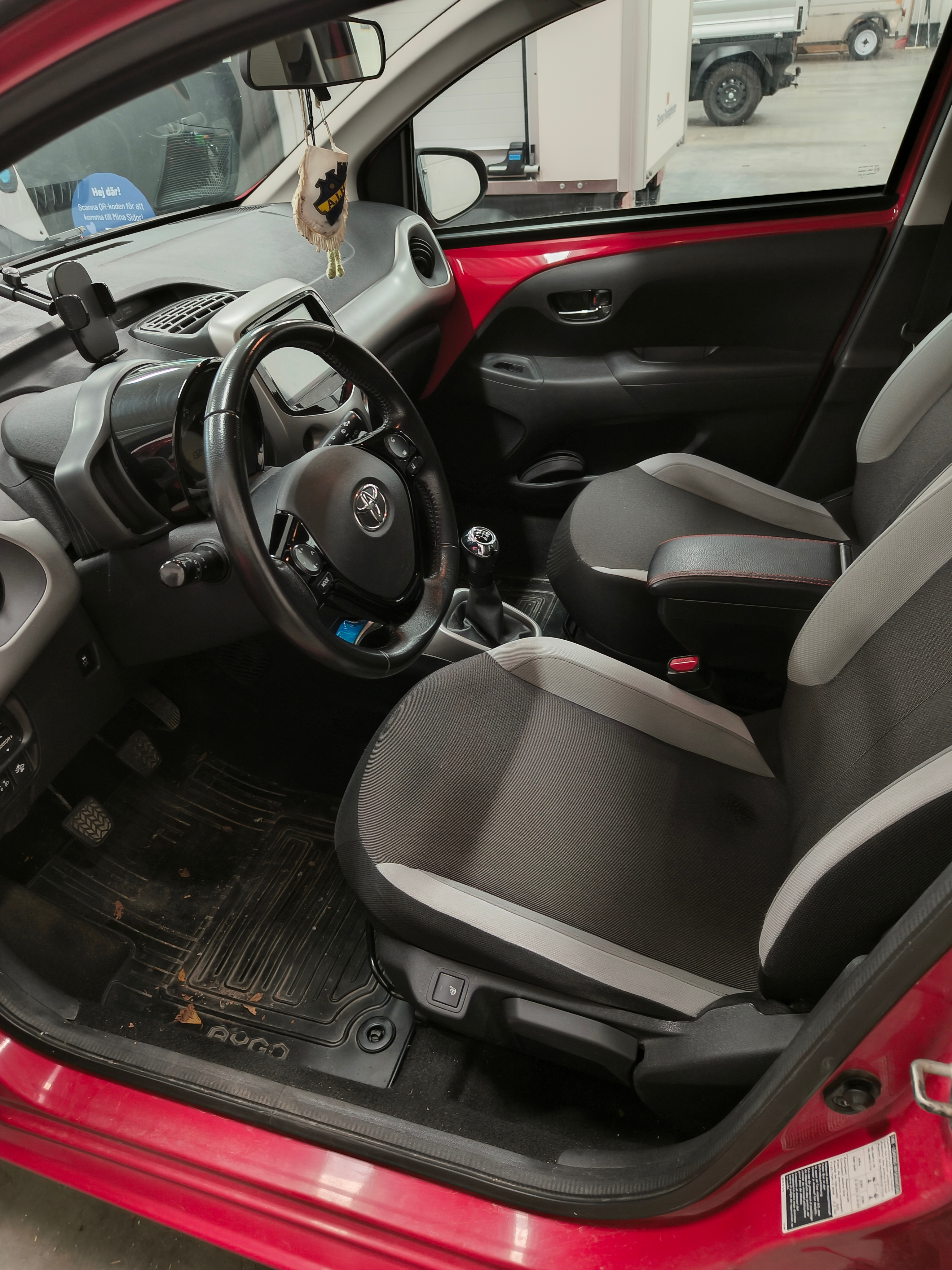 Toyota Aygo 5-dörrar 1.0 VVT-i Manuell 2016, bild 3/5