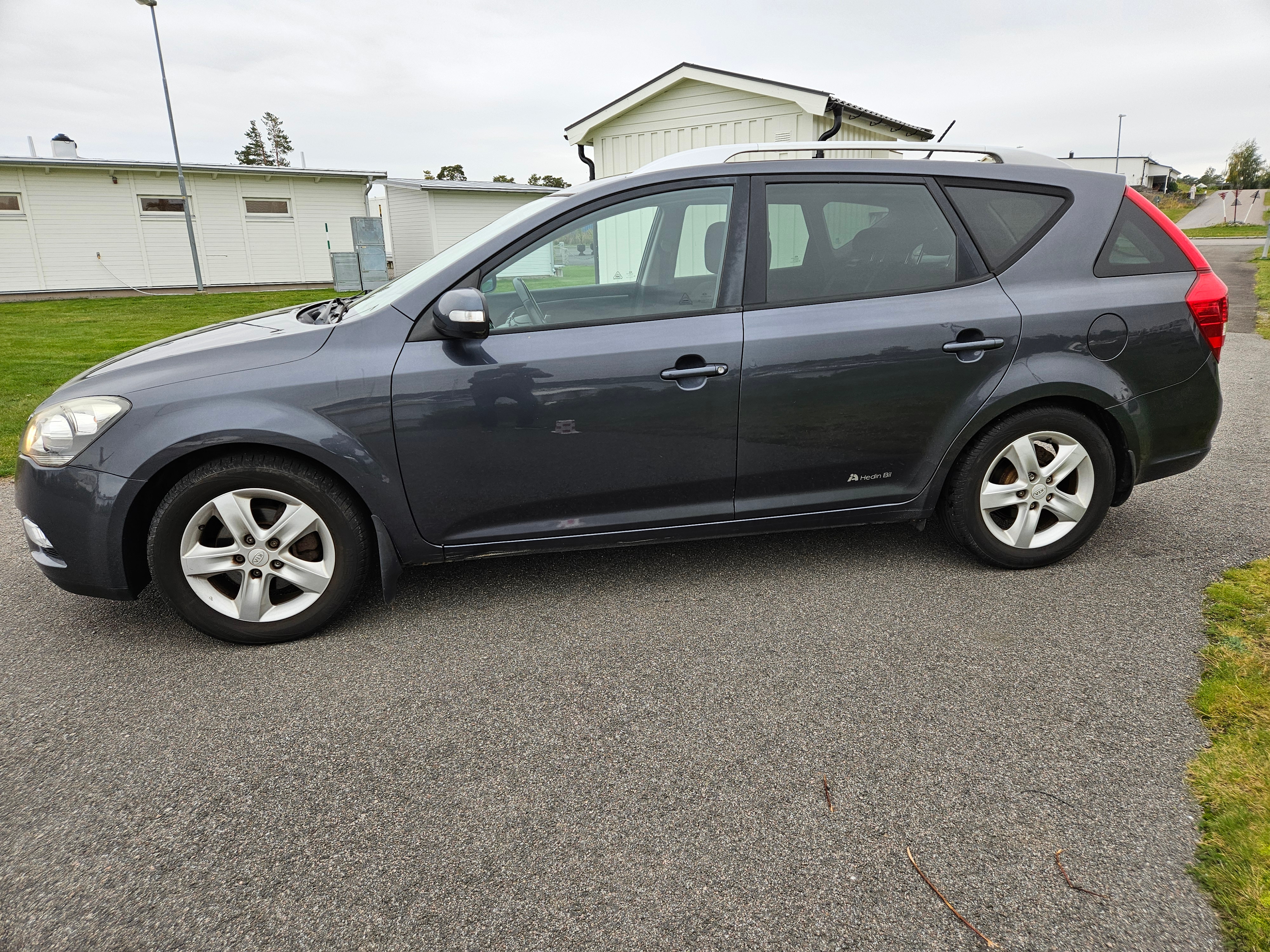Kia Ceed _sw 1.6 CRDi Manuell 2012, kuva 7/10