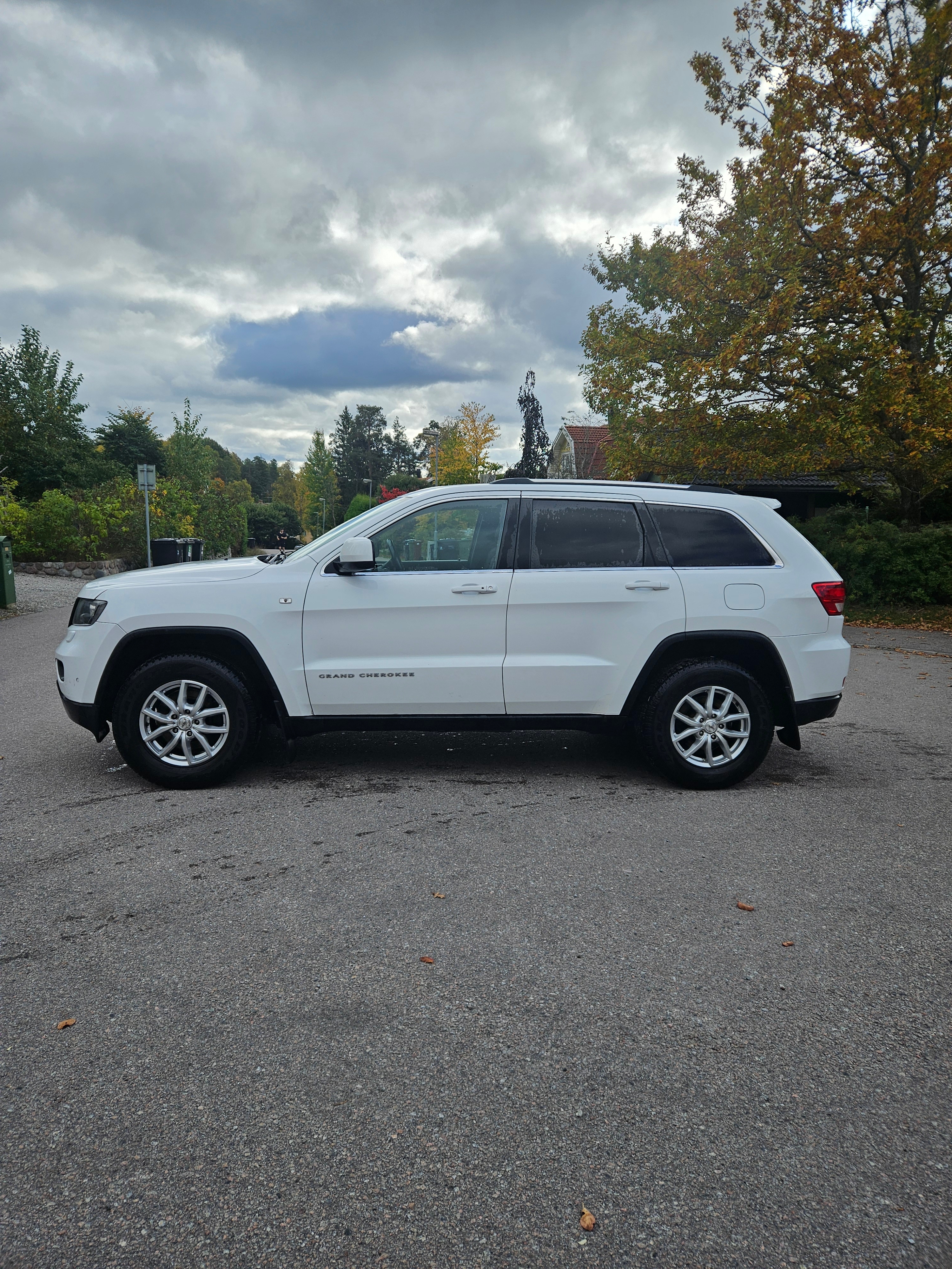 Jeep Grand Cherokee 2013, kuva 4/4