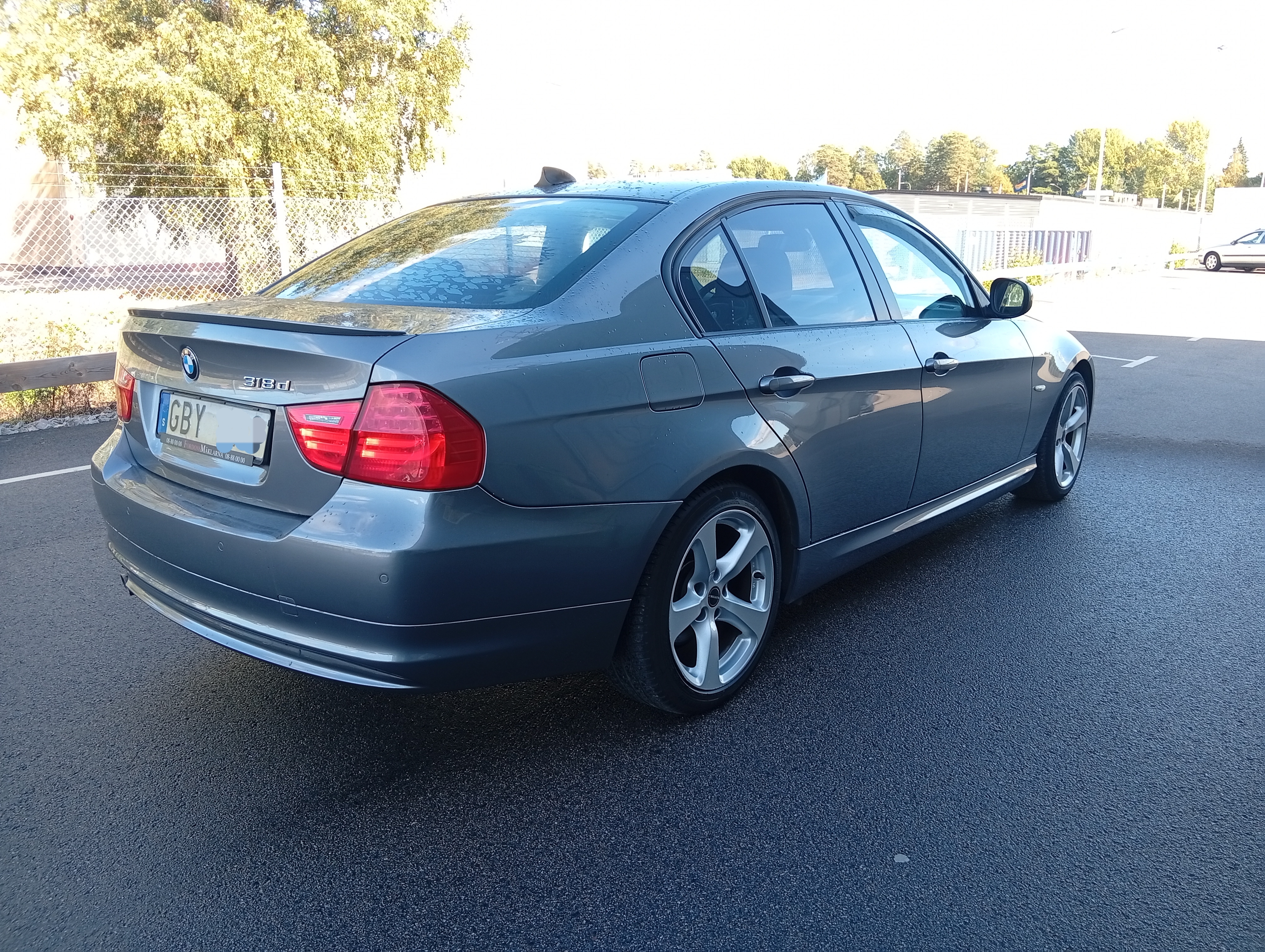 BMW 318 d Sedan 2011, bild 4/6