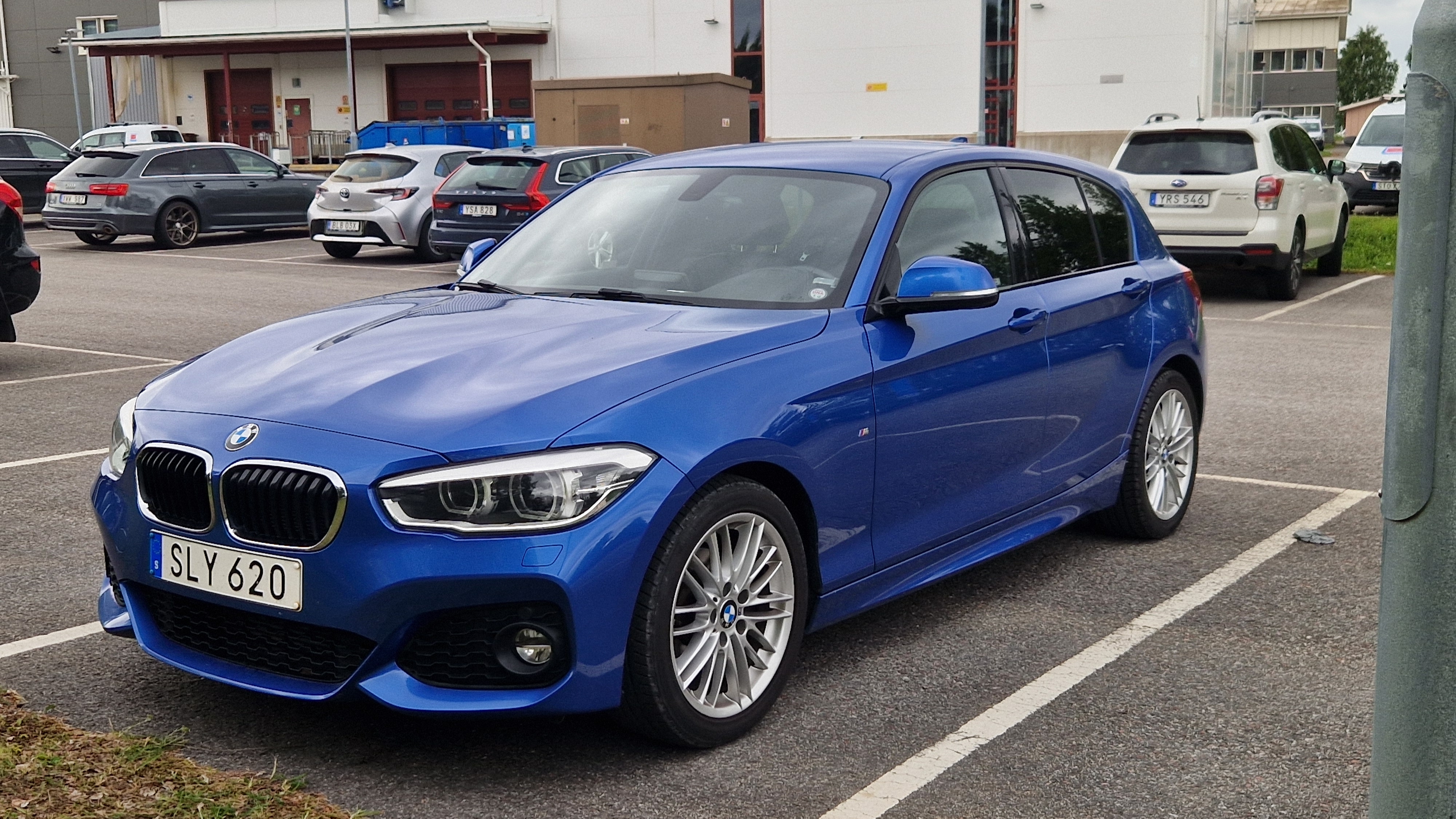 BMW 118 i 5-dörrars Steptronic 2019, bild 3/10