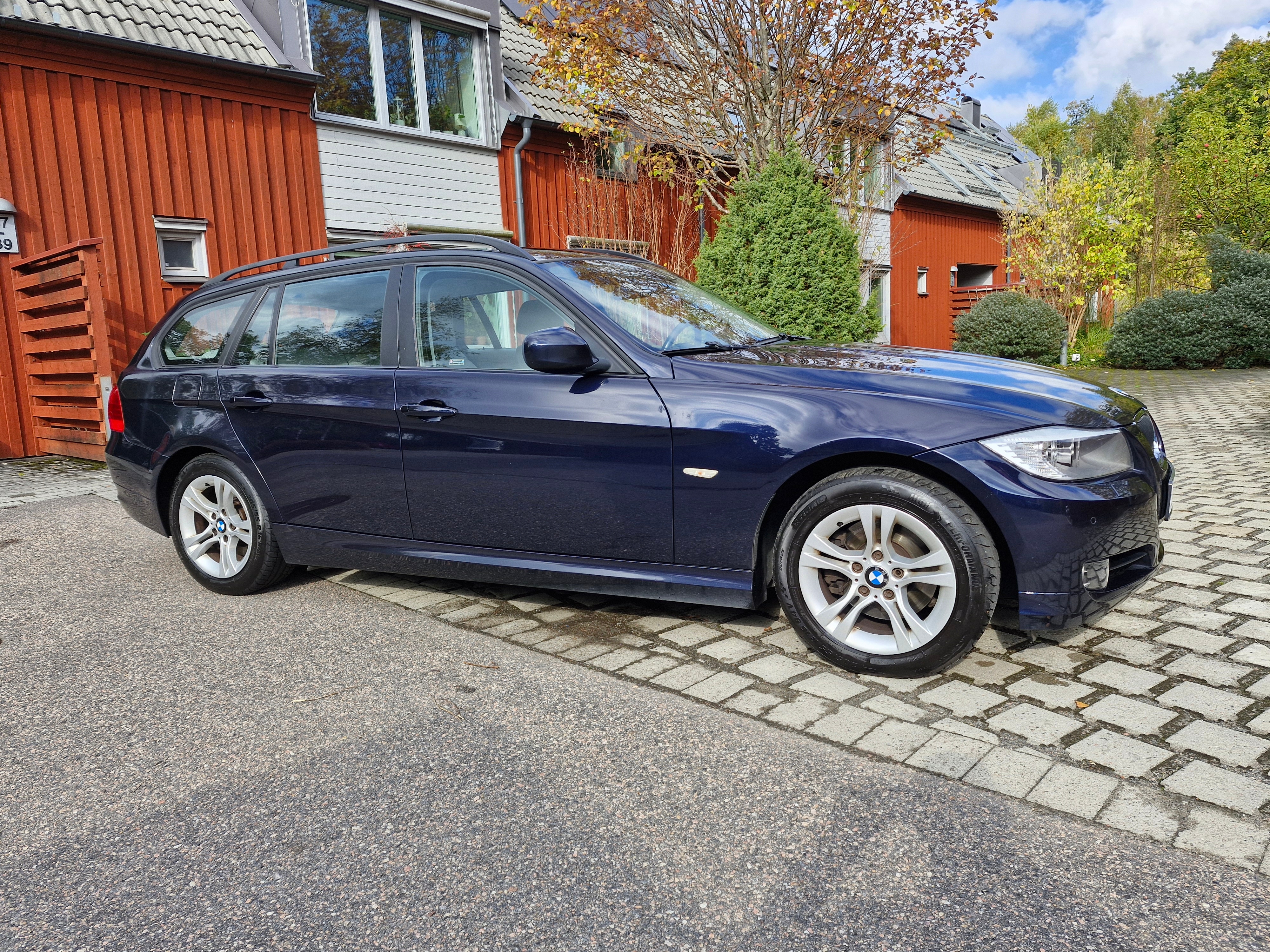 BMW 320 d Touring Automatisk 2010, kuva 3/5