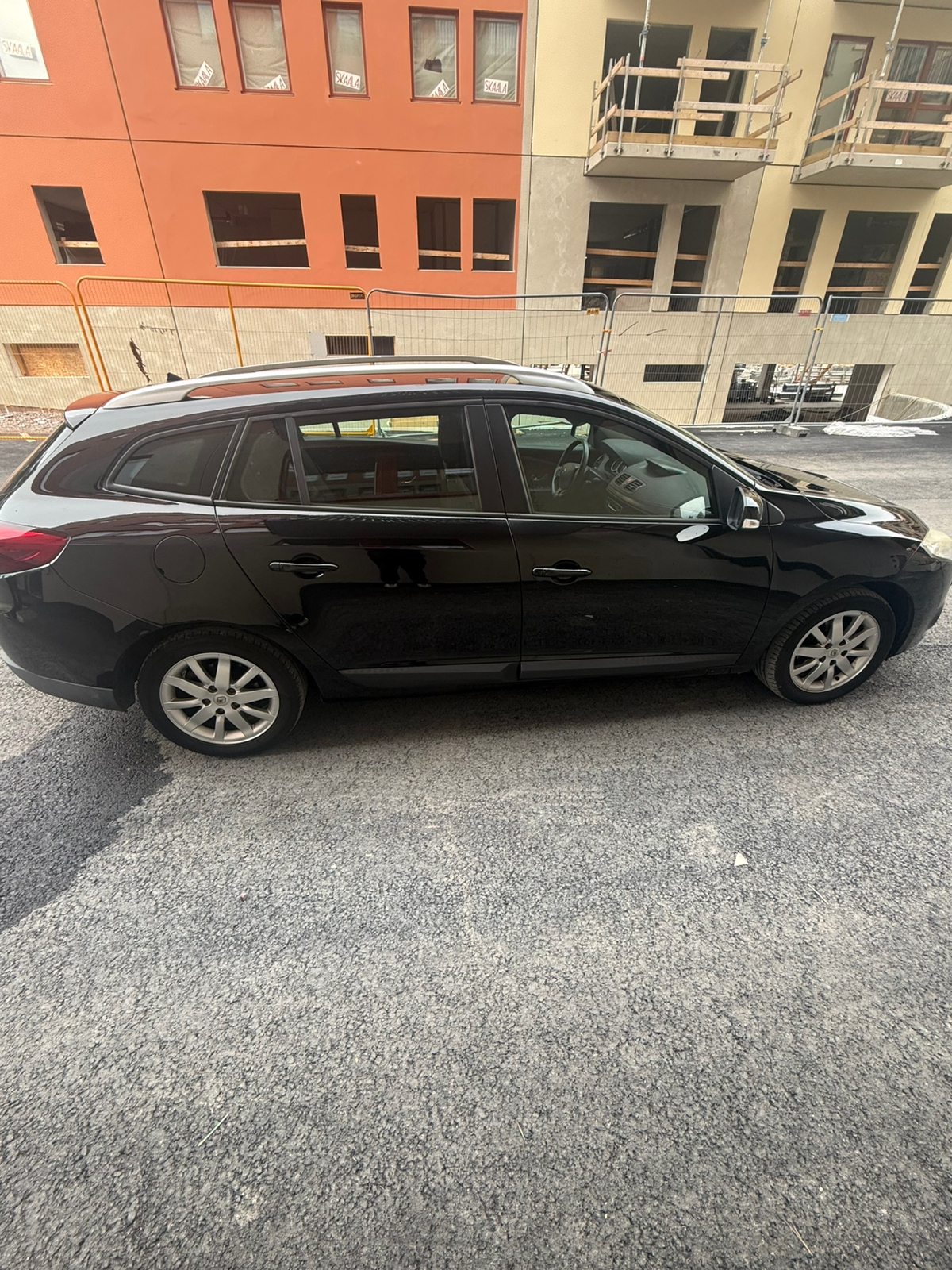 Renault Megane III Grandtour 1.5 dCi DCT 2011, bild 3/10