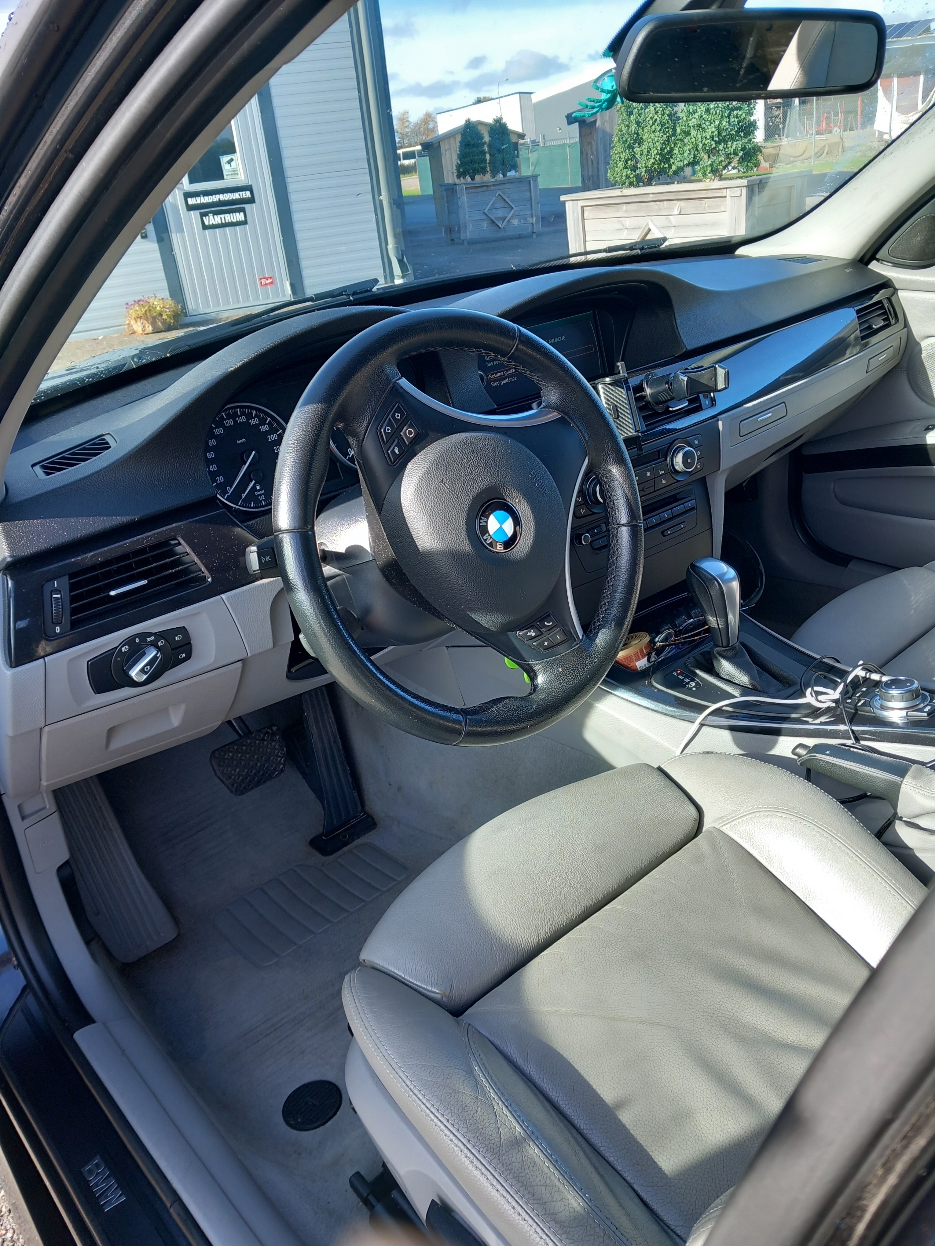 BMW 320 d Touring Automatisk 2010, photo 6/7