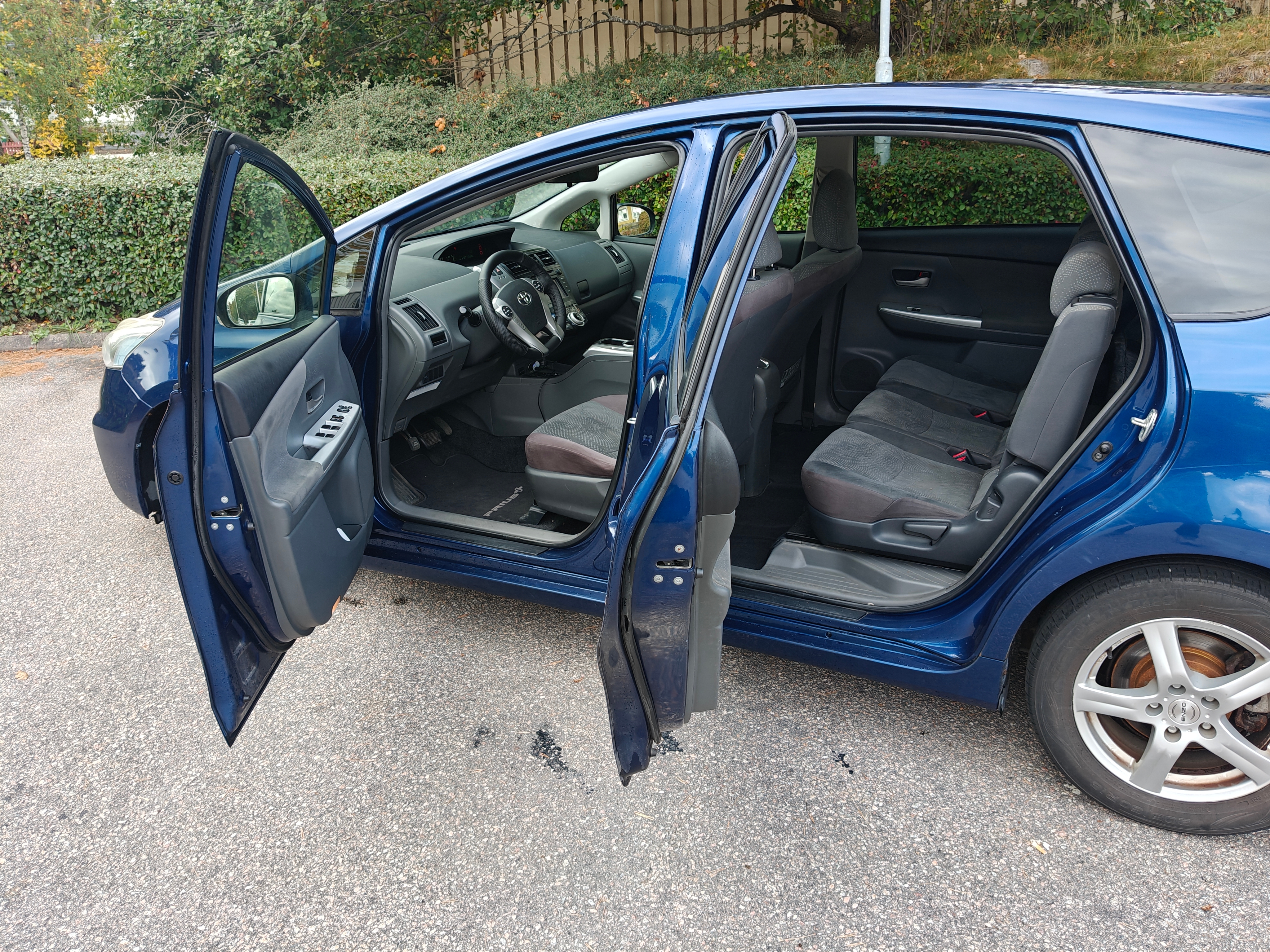 Toyota Prius+ Hybrid CVT 2012, kuva 3/10