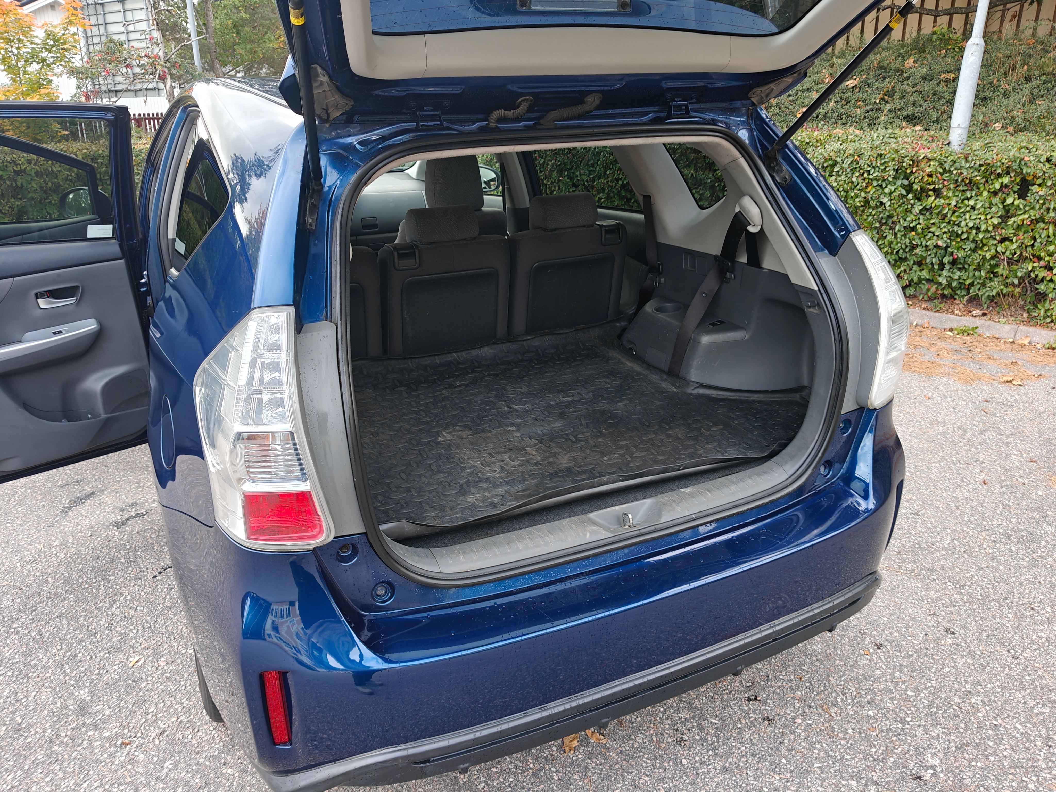 Toyota Prius+ Hybrid CVT 2012, kuva 4/10
