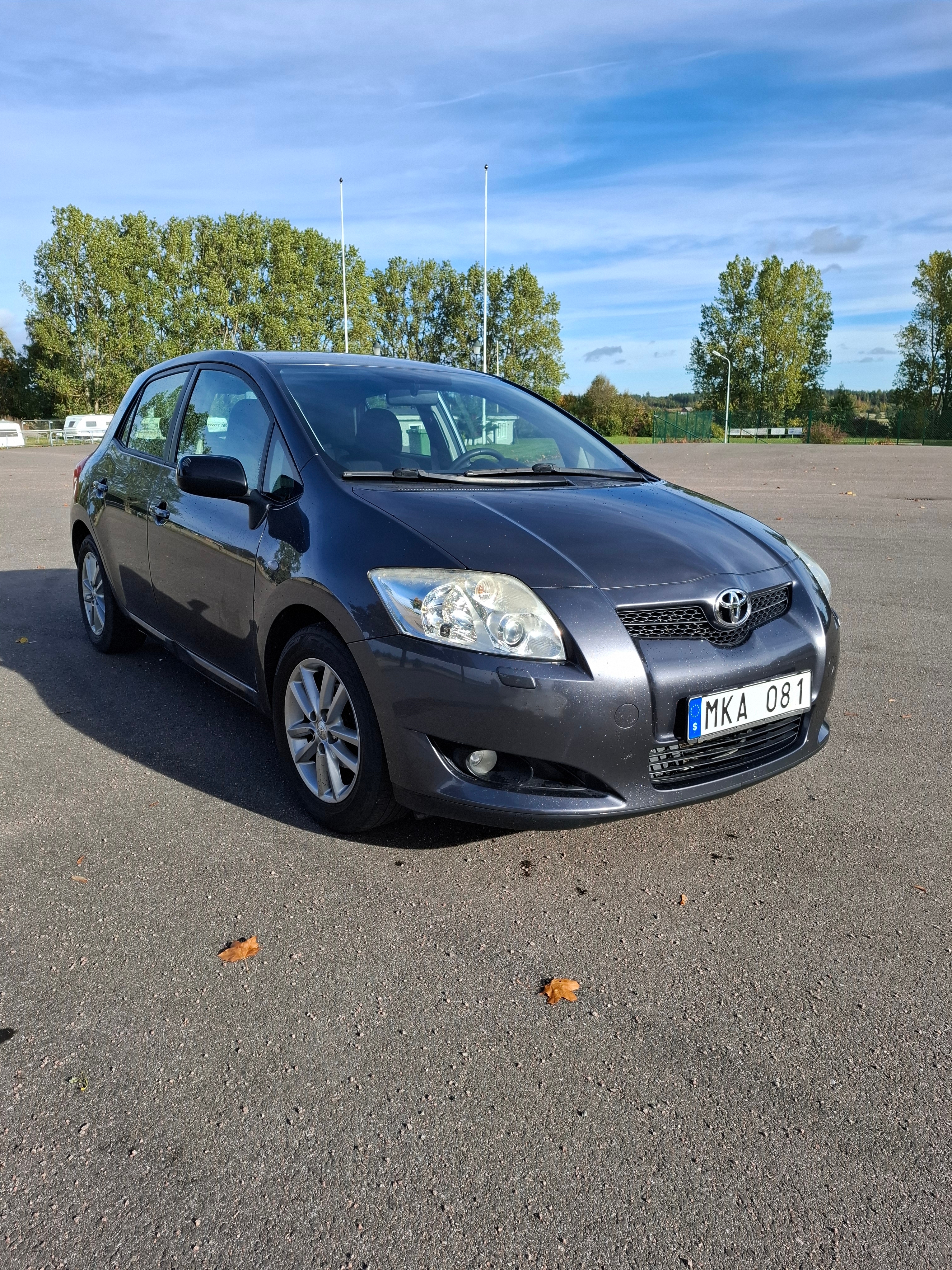 Toyota Auris 2010, kuva 2/3