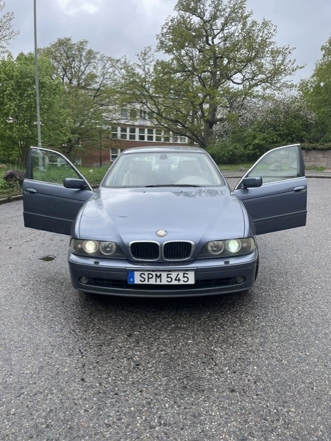 BMW 525