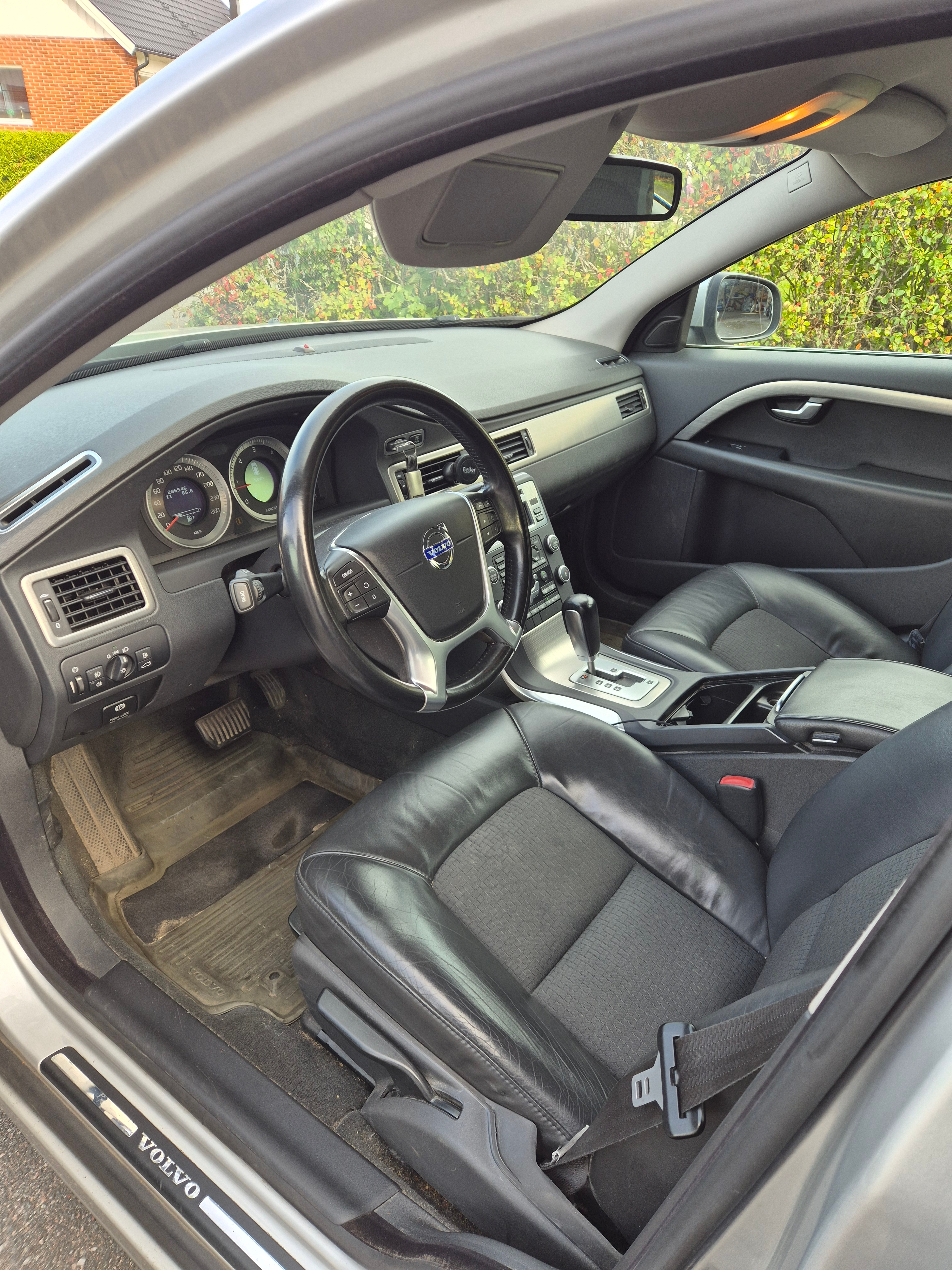 Volvo V70 D3 Geartronic 2011, bild 3/5