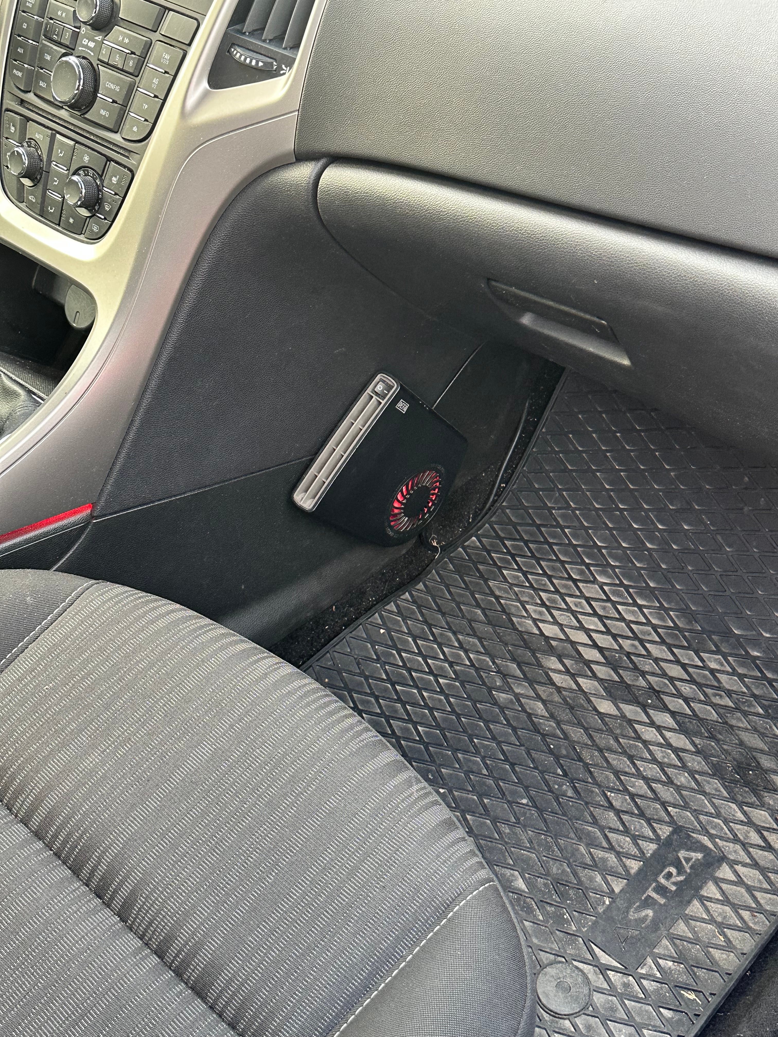 Opel Astra 2011, kuva 7/8