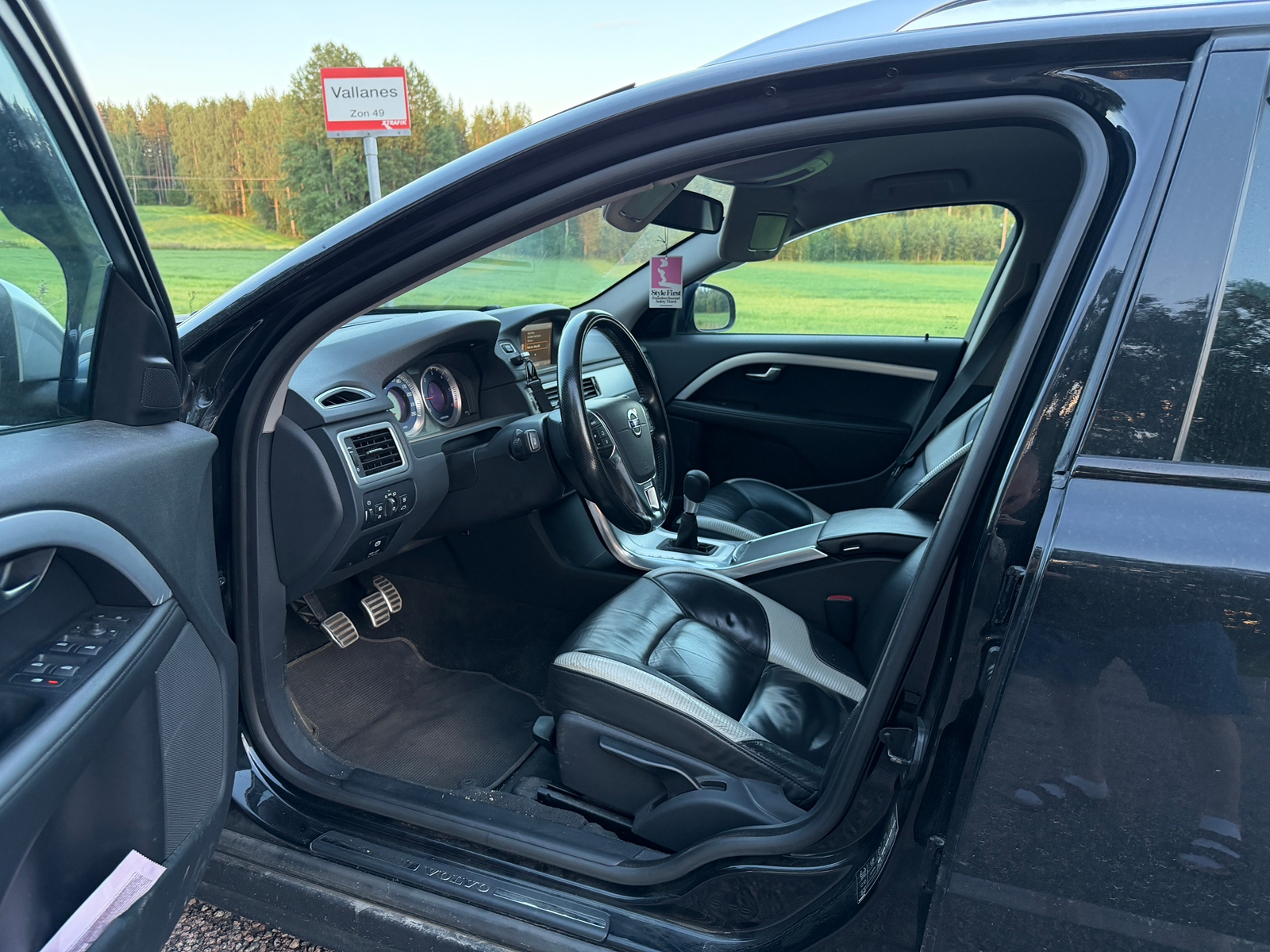 Volvo V70 D5 R-design 2012, kuva 4/5