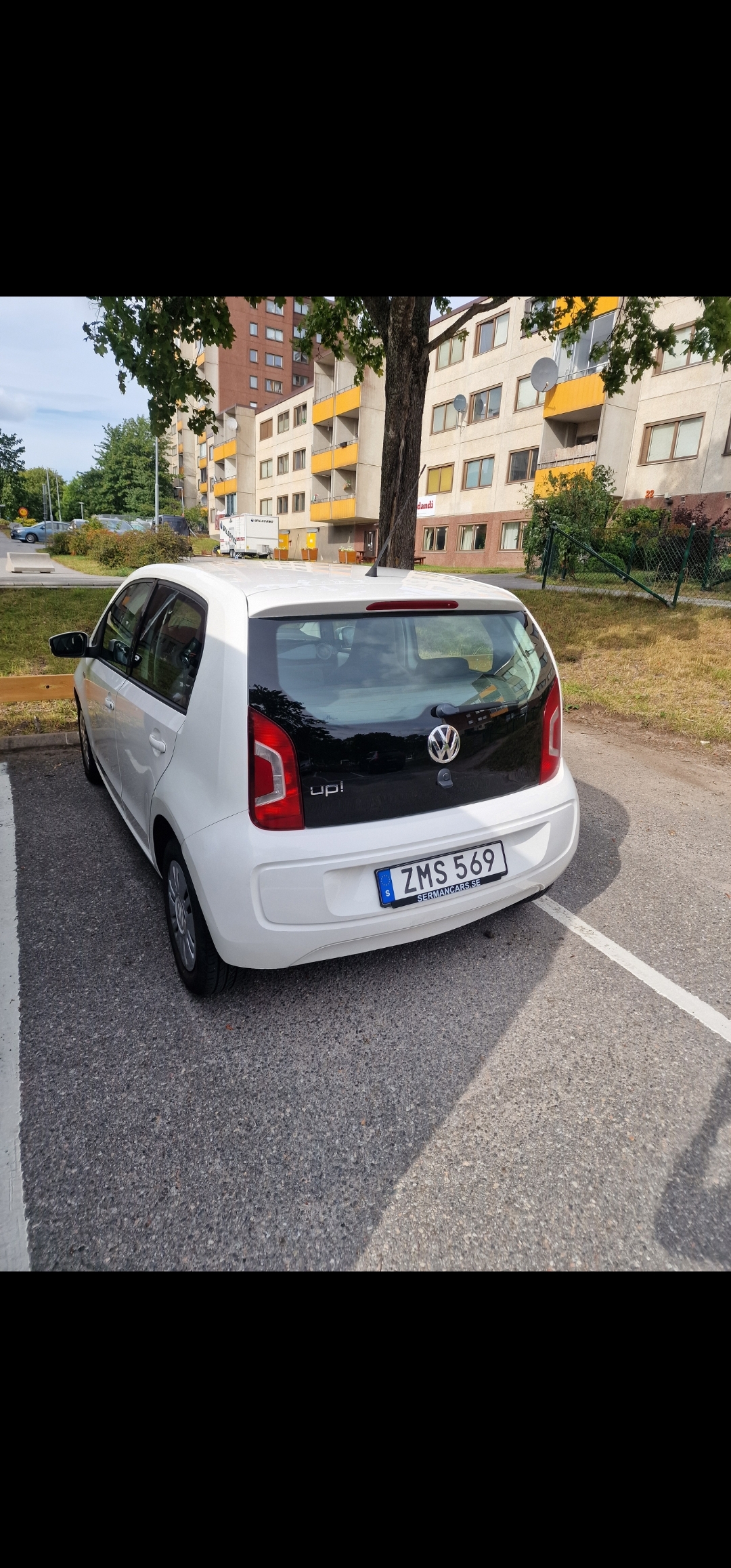 Volkswagen UP! 5-dörrar 1.0 MPI ASG 2013, kuva 2/5