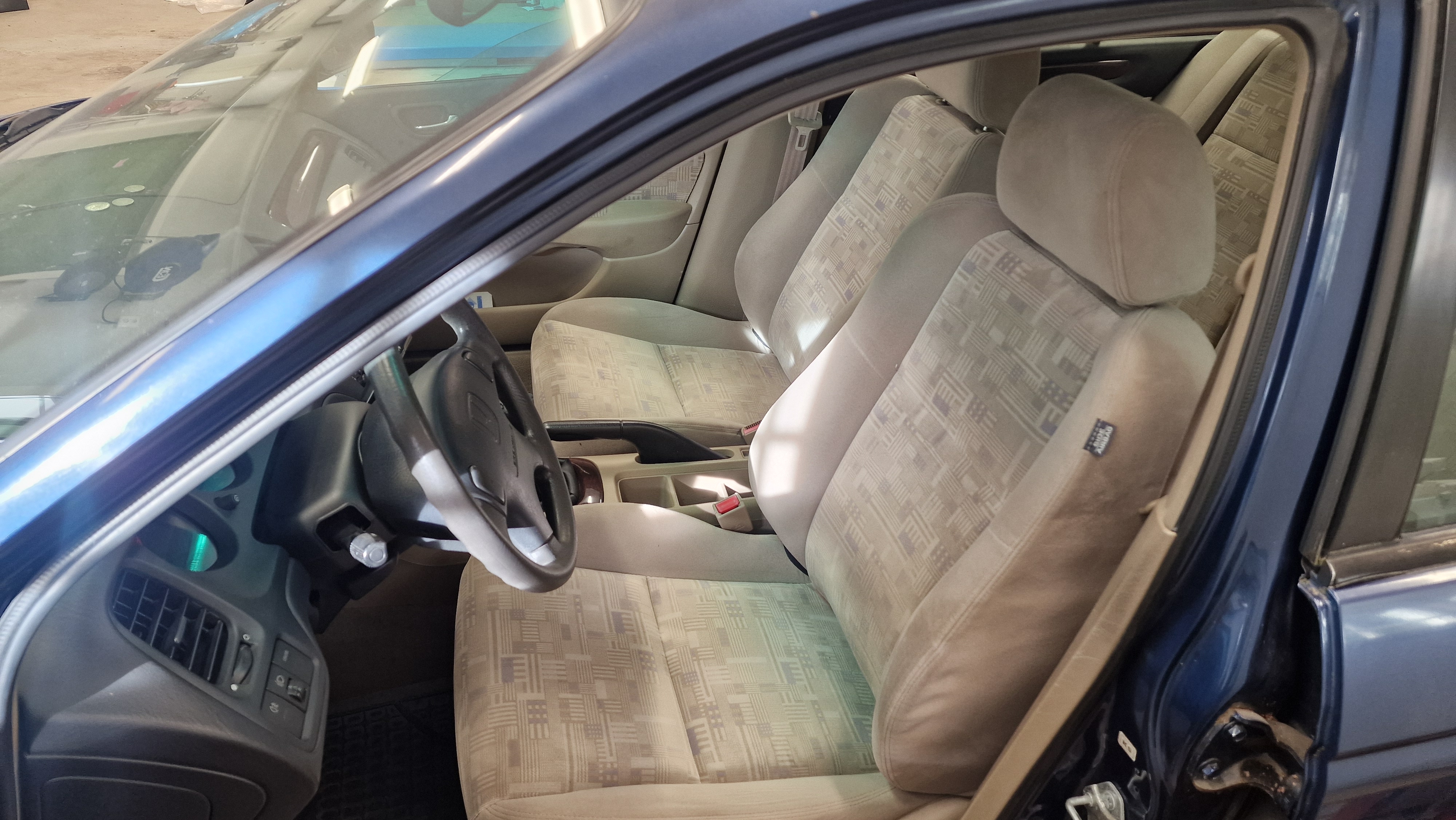 Honda Accord 2.0 Manuell 1999, photo 4/8