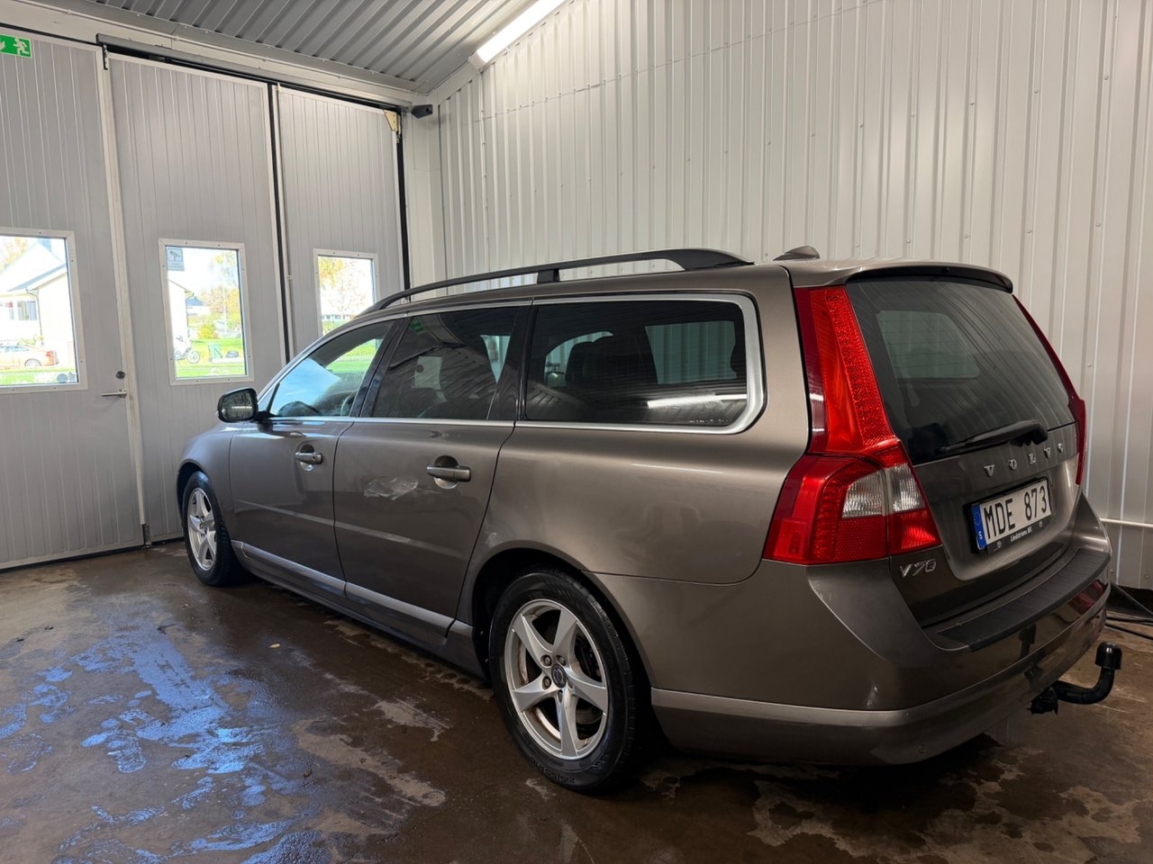 Volvo V70 D2 DRIVe Momentum Euro 5 2012, kuva 3/8
