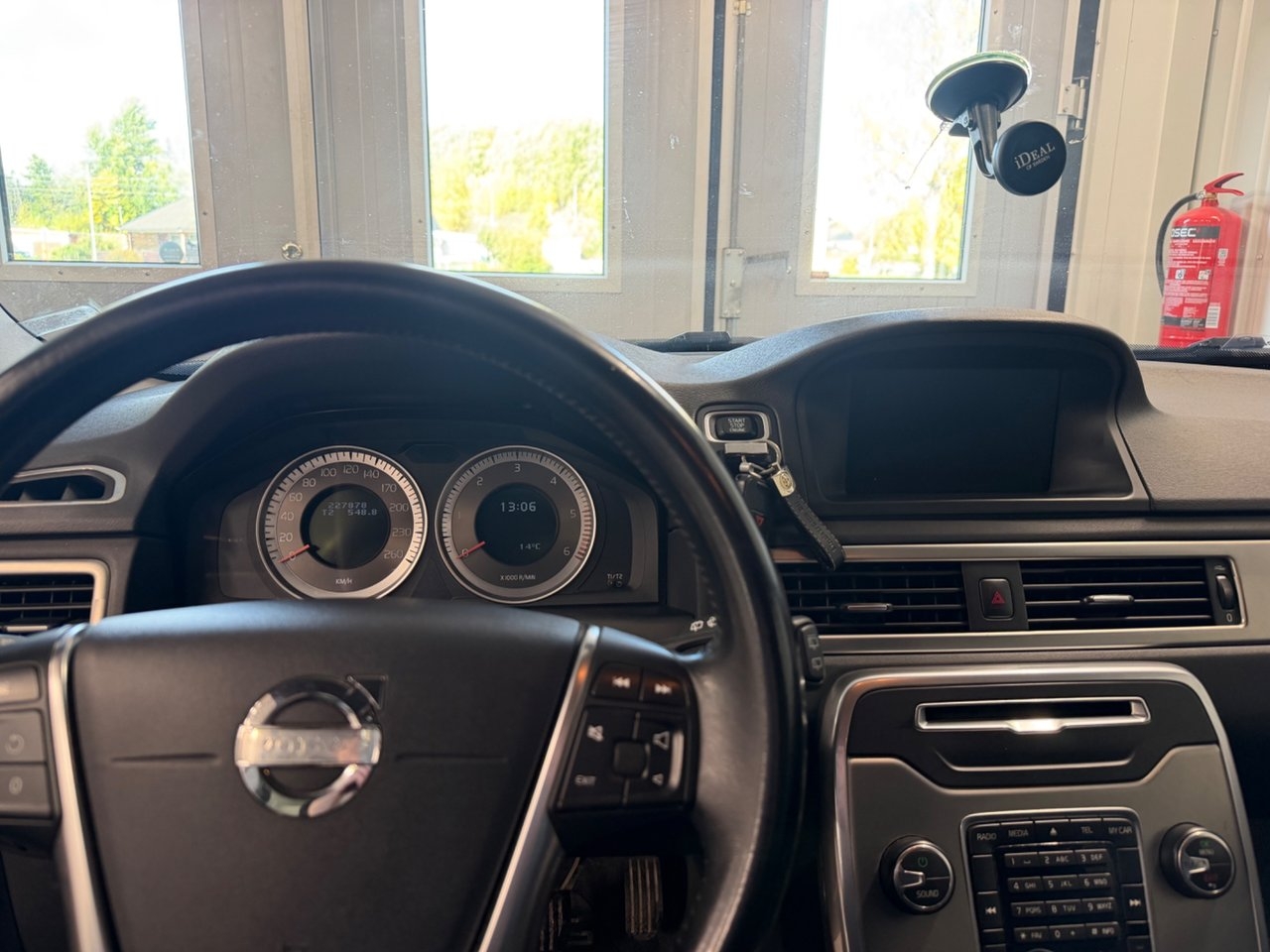 Volvo V70 D2 DRIVe Momentum Euro 5 2012, kuva 8/8