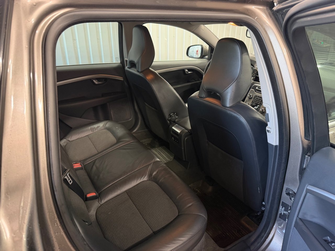 Volvo V70 D2 DRIVe Momentum Euro 5 2012, kuva 7/8