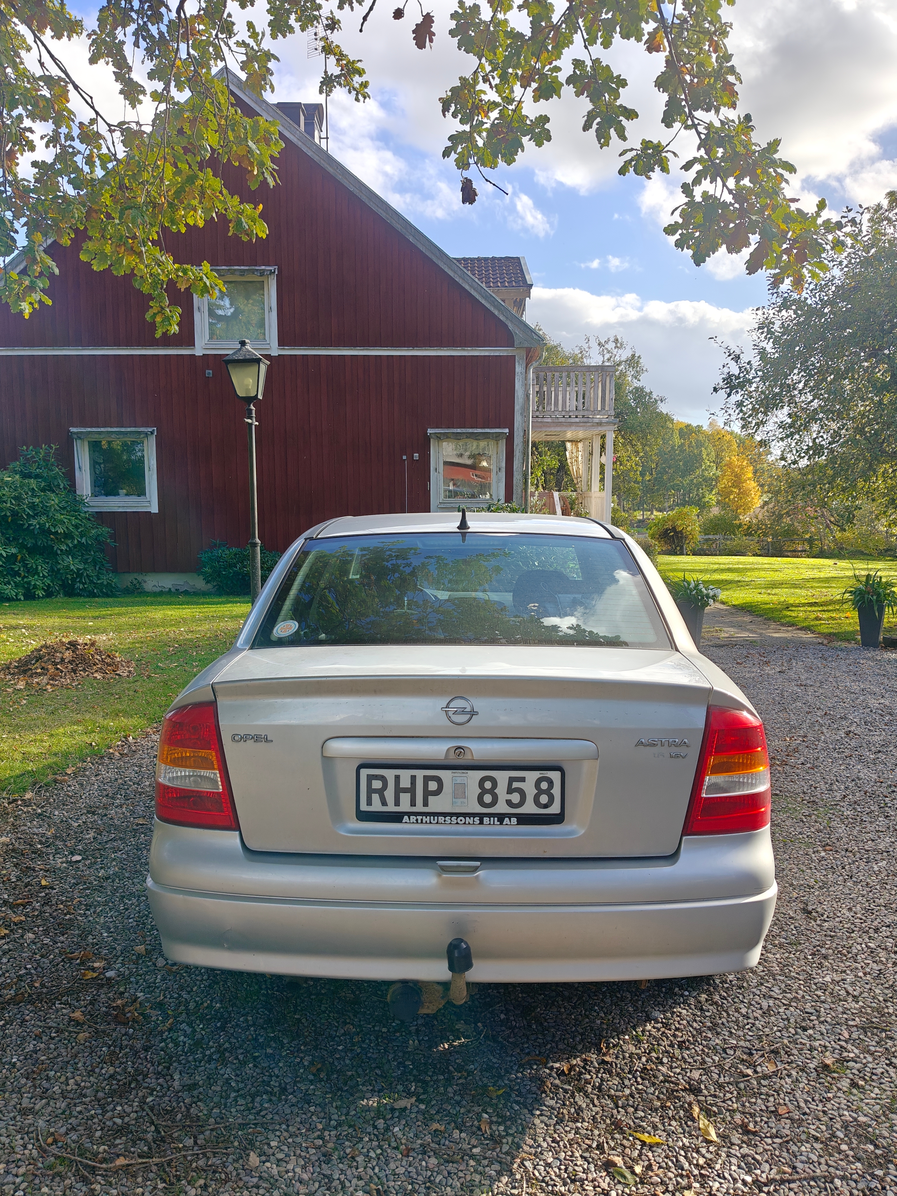 Opel Astra Sedan 1.6i Manuell 2000, photo 4/4