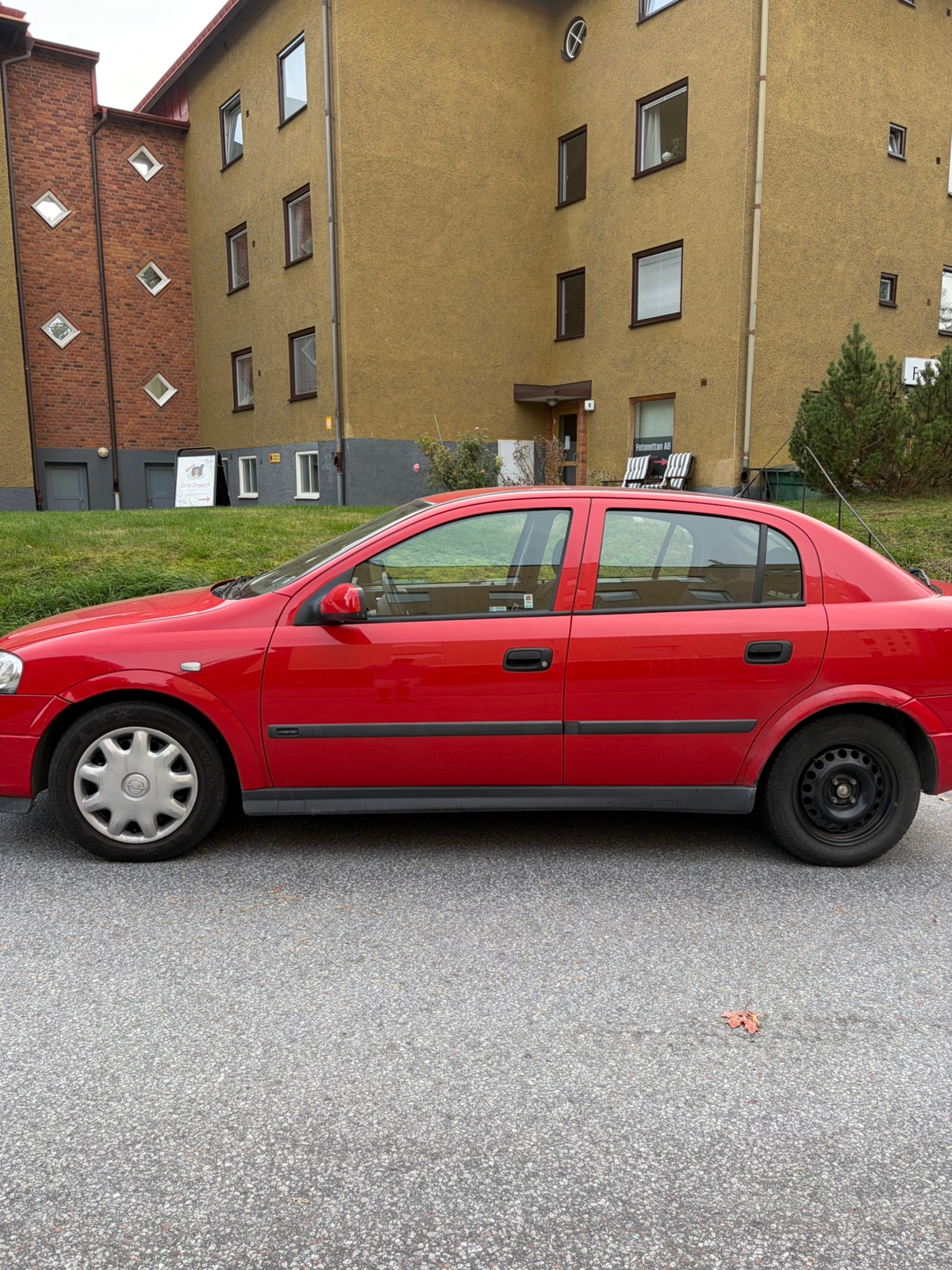 Opel Astra 5-dörrar 1.6 Manuell 2001, kuva 2/6