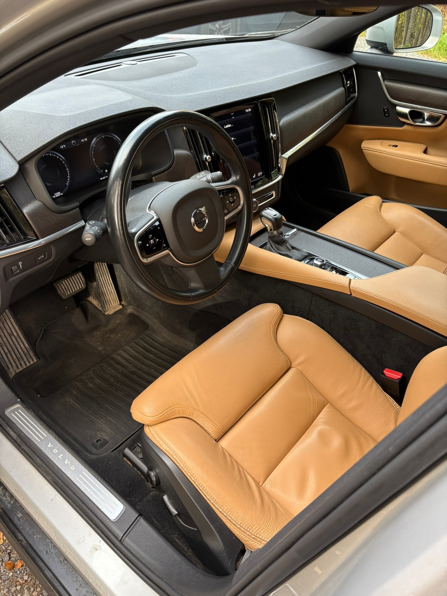 Volvo V90 Cross Country 2020, photo 7/10