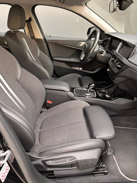 BMW 118 i Steptronic 2022, bild 8/8
