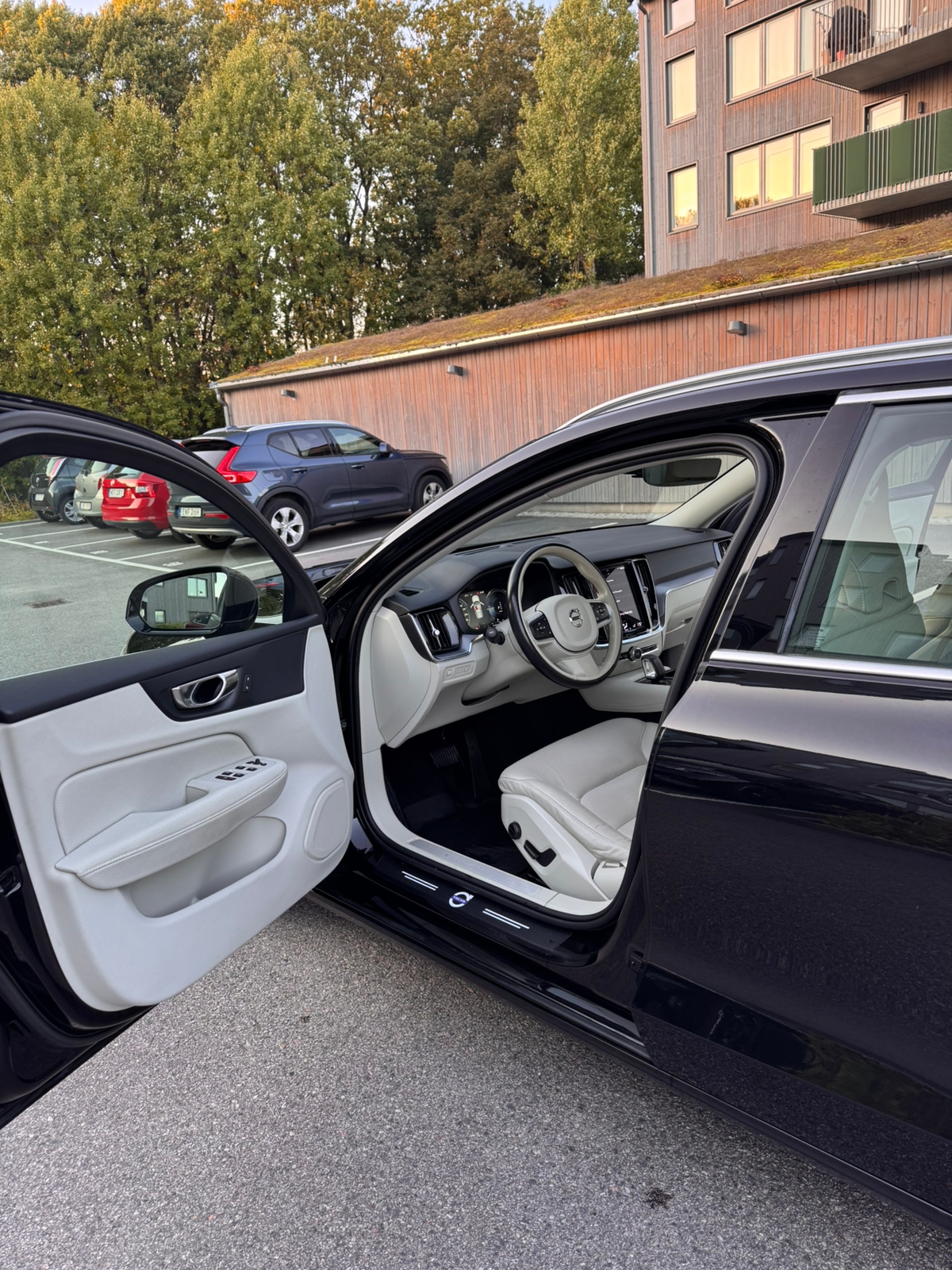 Volvo V60 Recharge T6 AWD Geartronic 2022, kuva 5/9