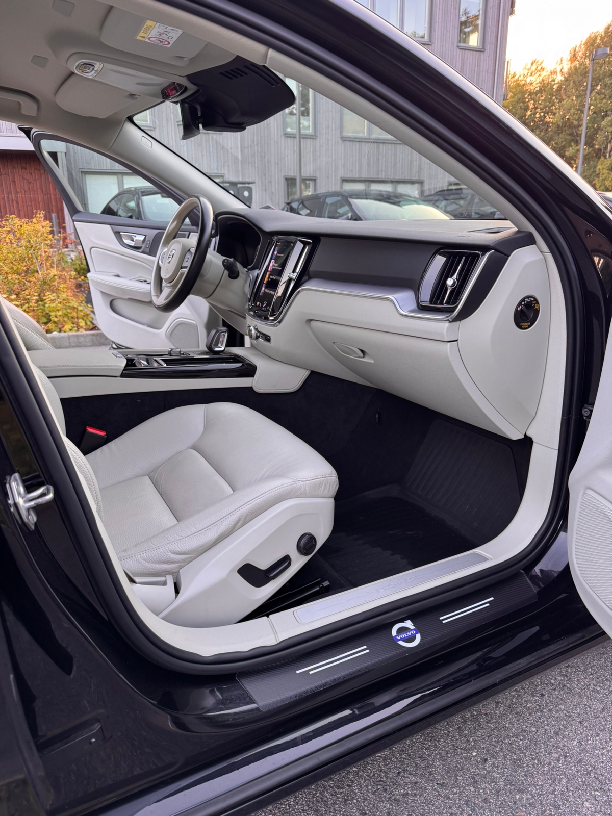 Volvo V60 Recharge T6 AWD Geartronic 2022, kuva 6/9