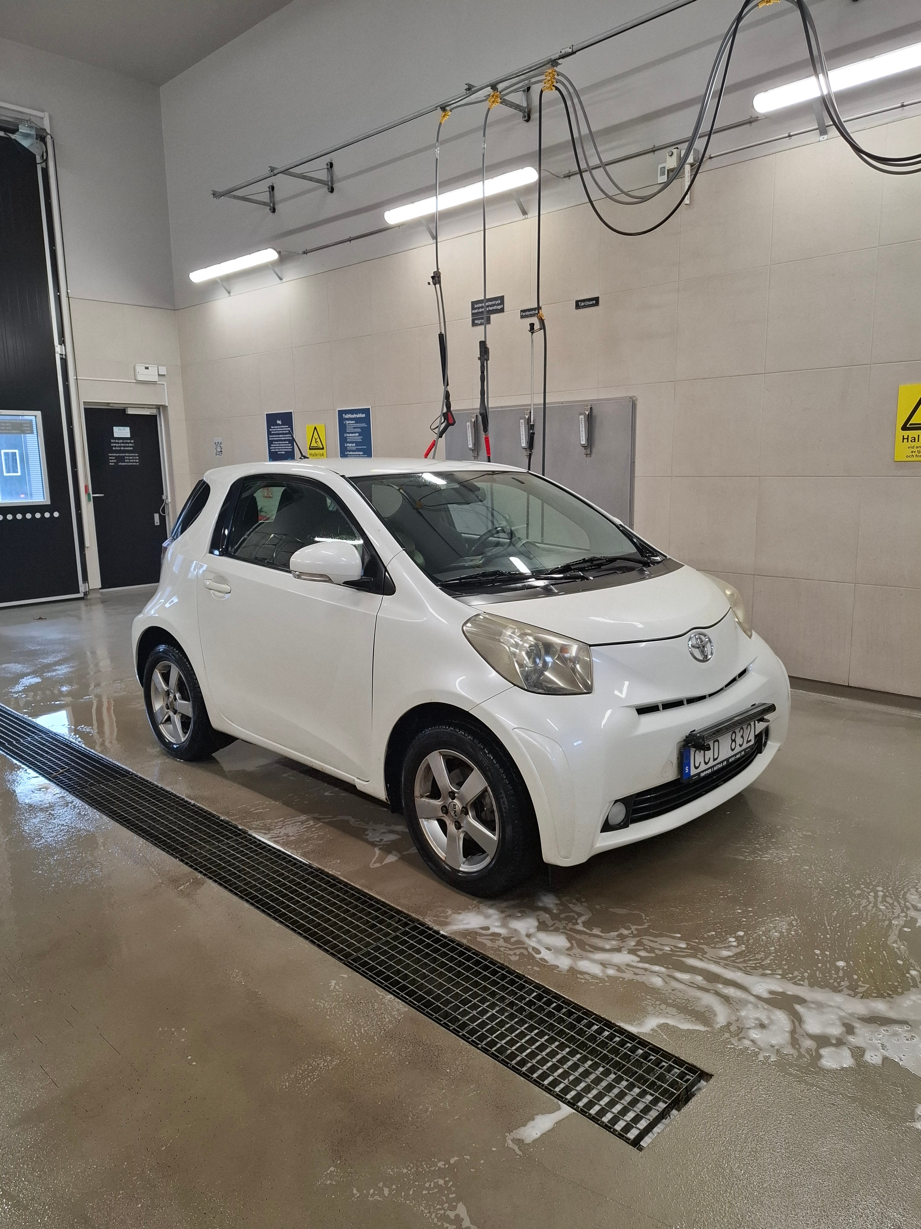 Toyota IQ 1.0 VVT-i Manuell 2009, photo 2/7