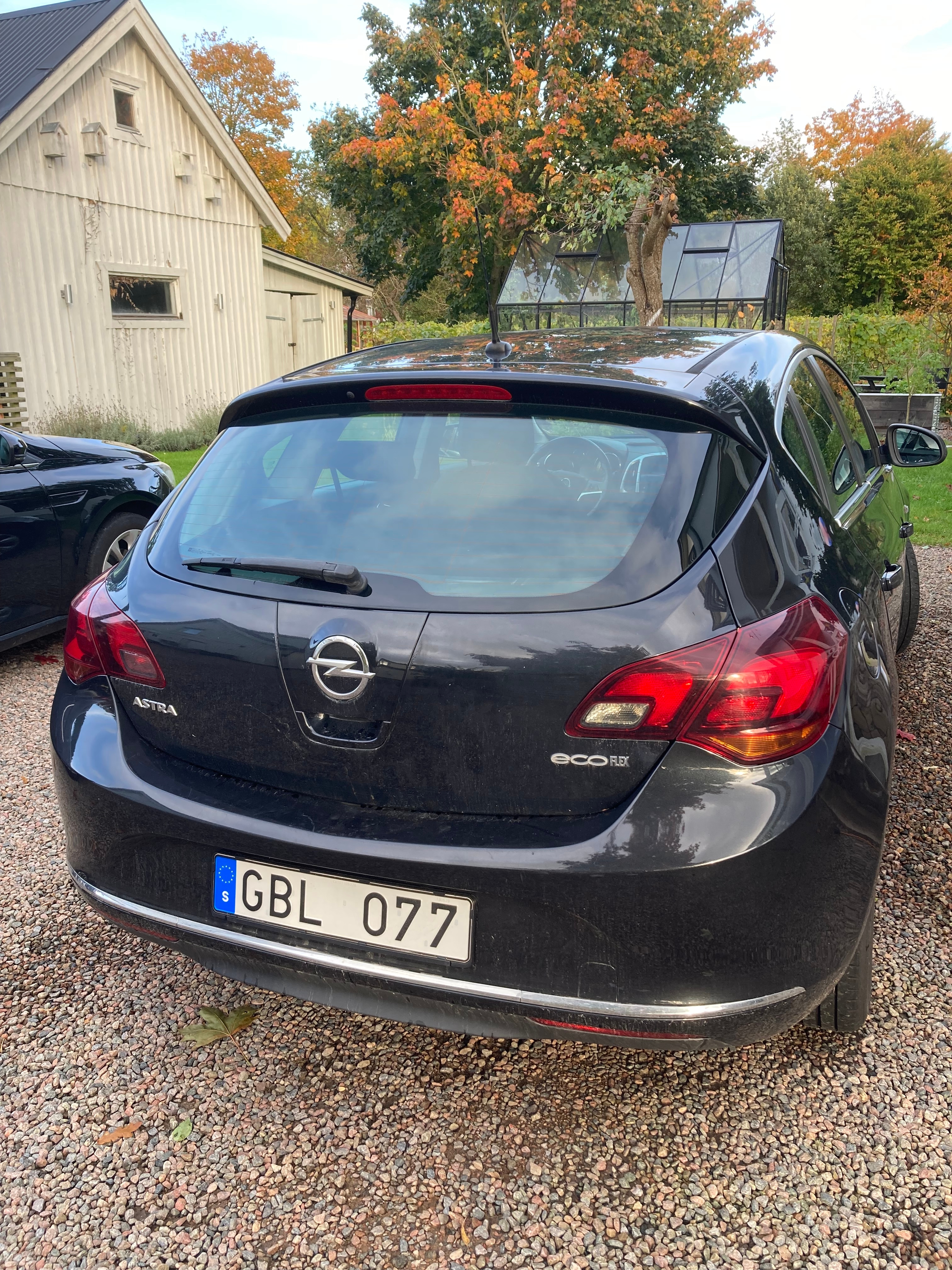 Opel Astra 1.7 CDTI DPF ecoFLEX Manuell 2013, kuva 2/5