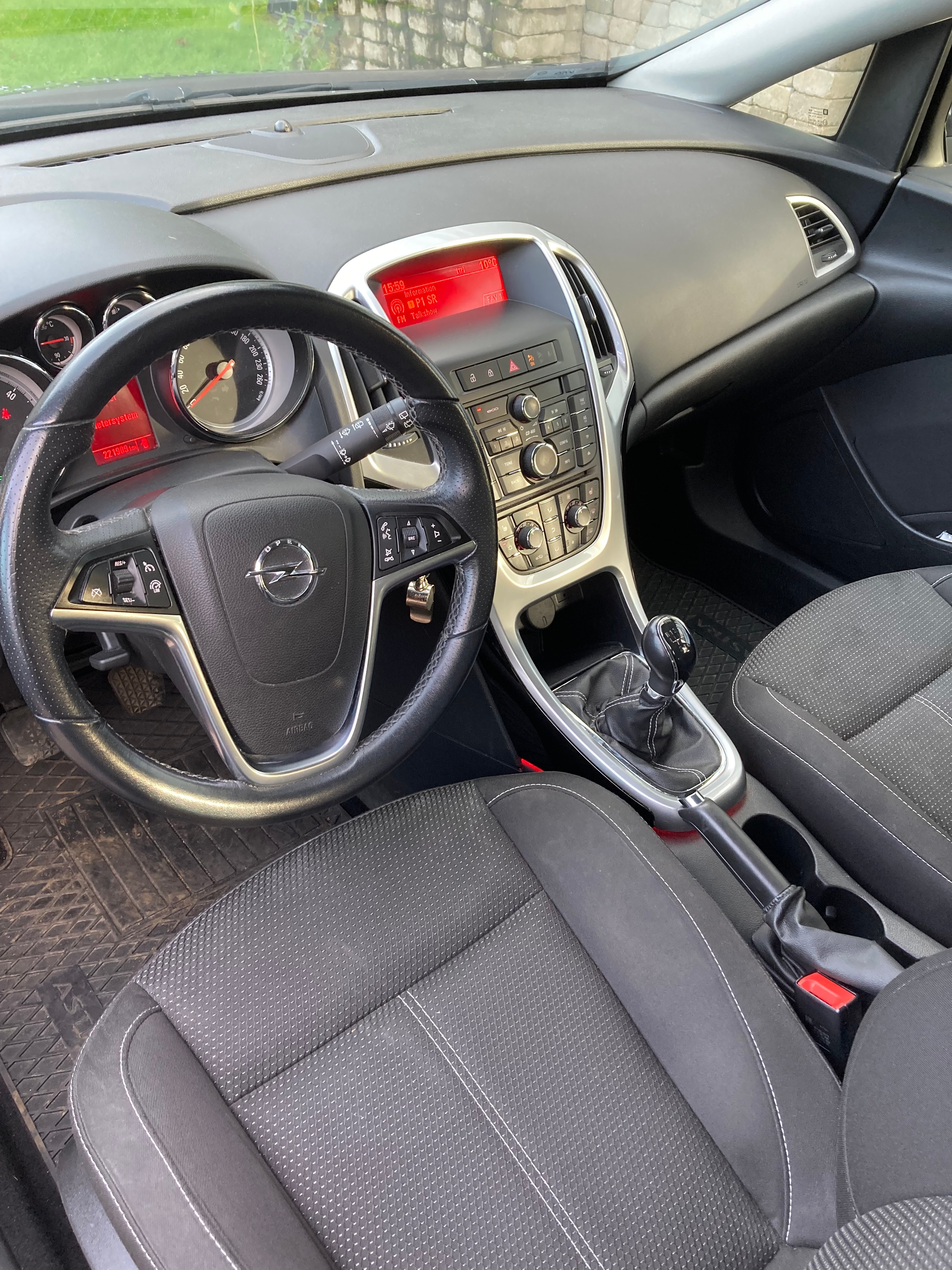 Opel Astra 1.7 CDTI DPF ecoFLEX Manuell 2013, kuva 3/5