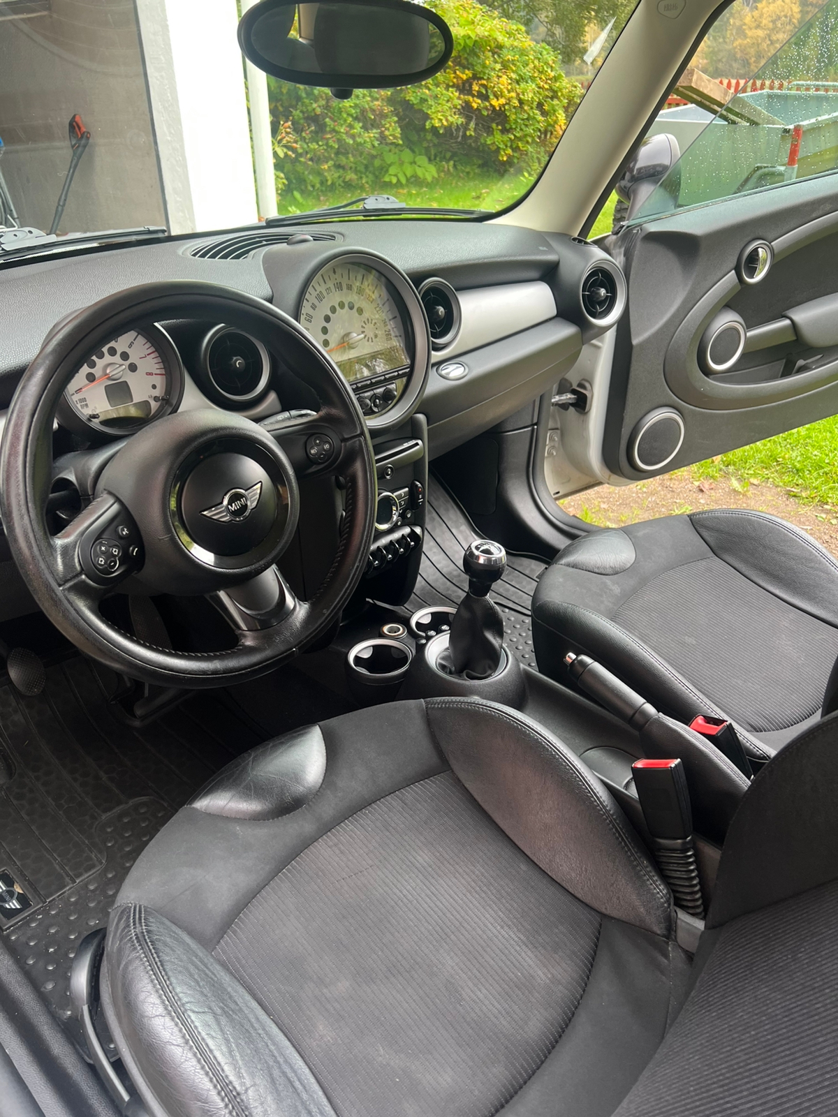MINI Cooper 2011, kuva 5/6