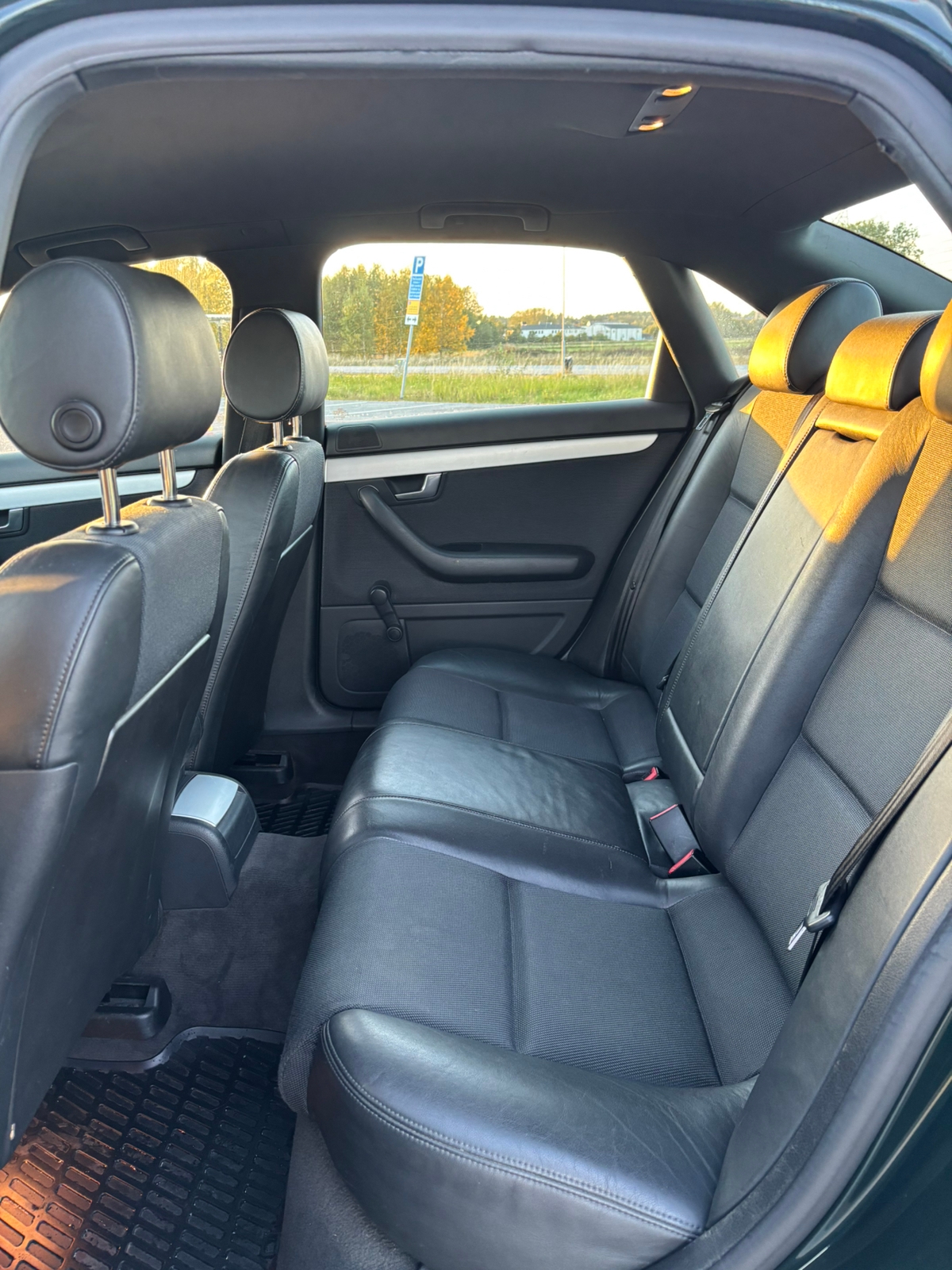 Audi A4 Sedan 1.8 T Manuell 2004, bild 8/8