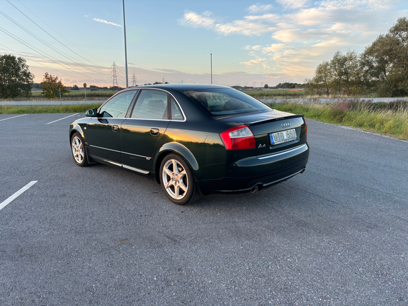 Audi A4 Sedan 1.8 T Manuell 2004, bild 3/8