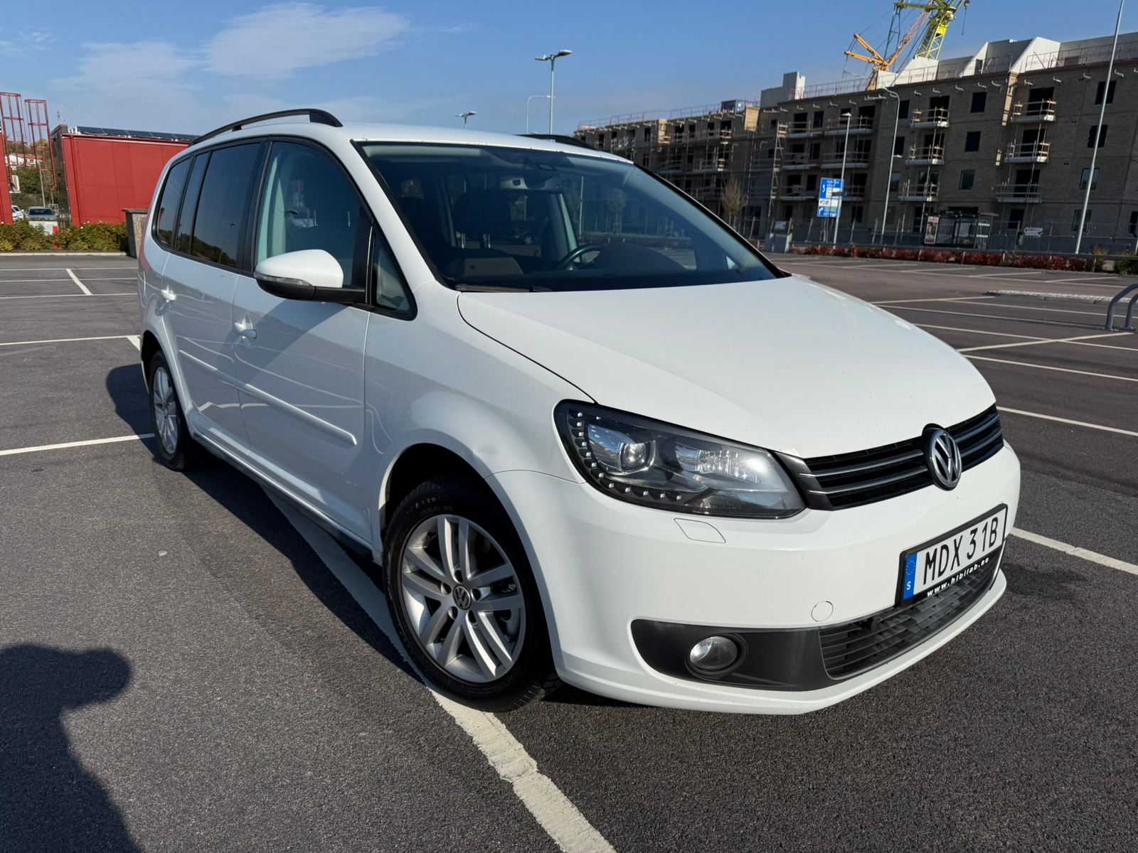 Volkswagen Touran 2015, kuva 2/4