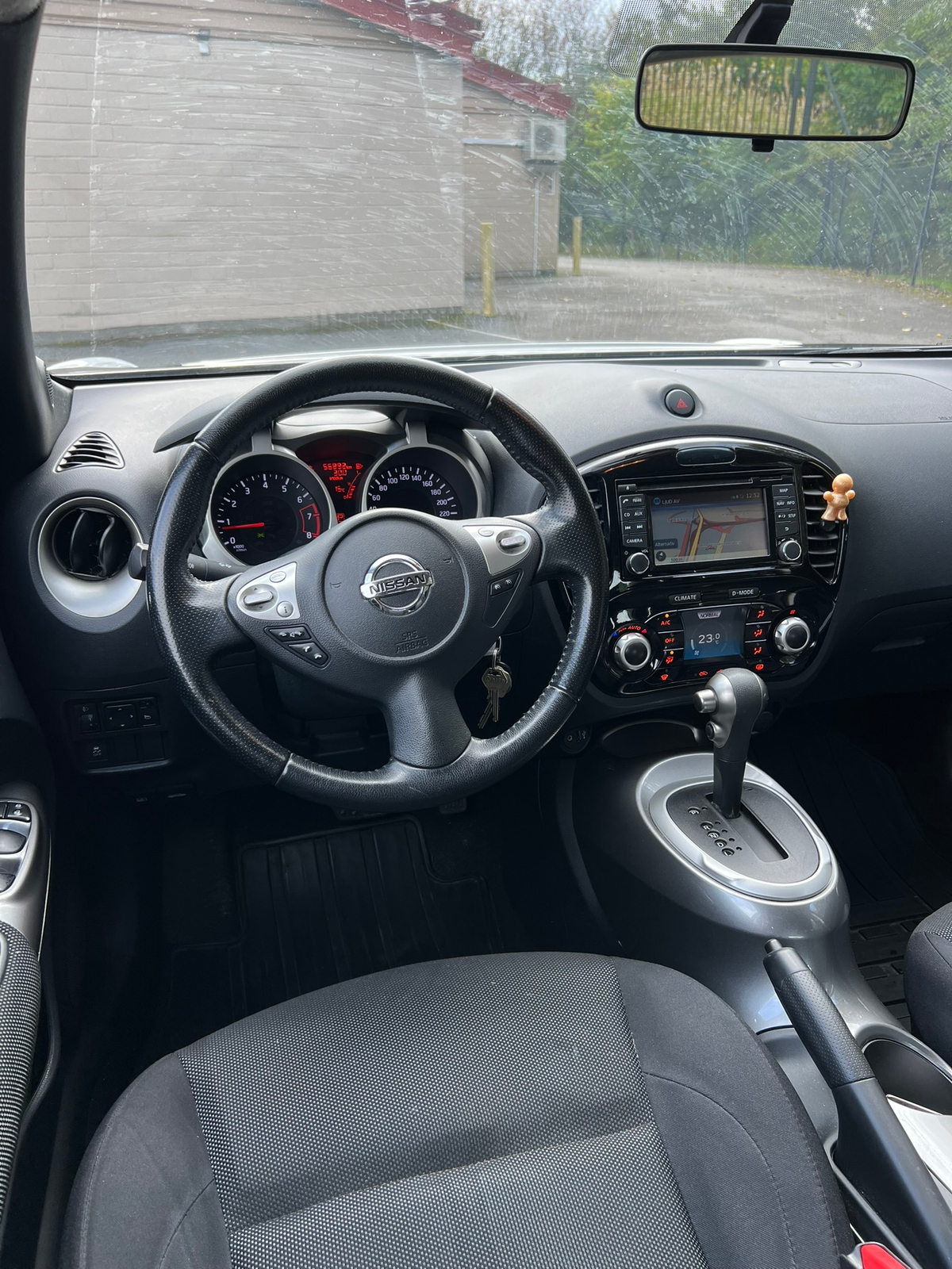Nissan Juke 1.6 XTRONIC-CVT 2014, photo 3/6