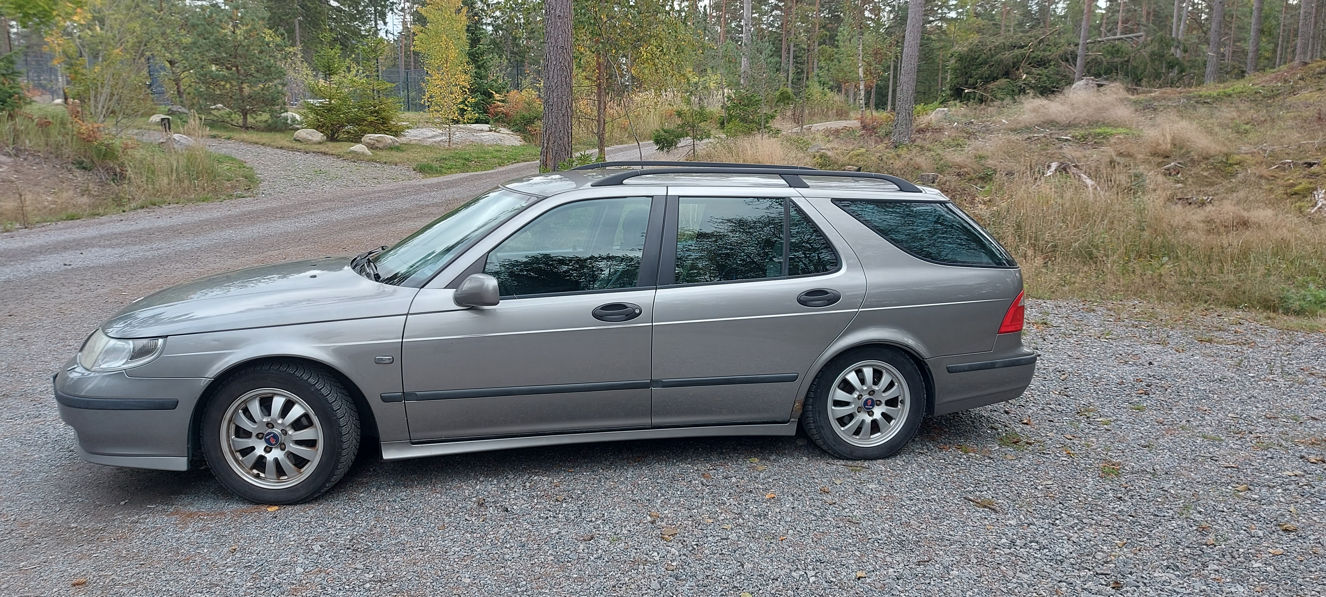 Saab 9-5 SportCombi 2.0 T Manuell 2002, bild 2/8
