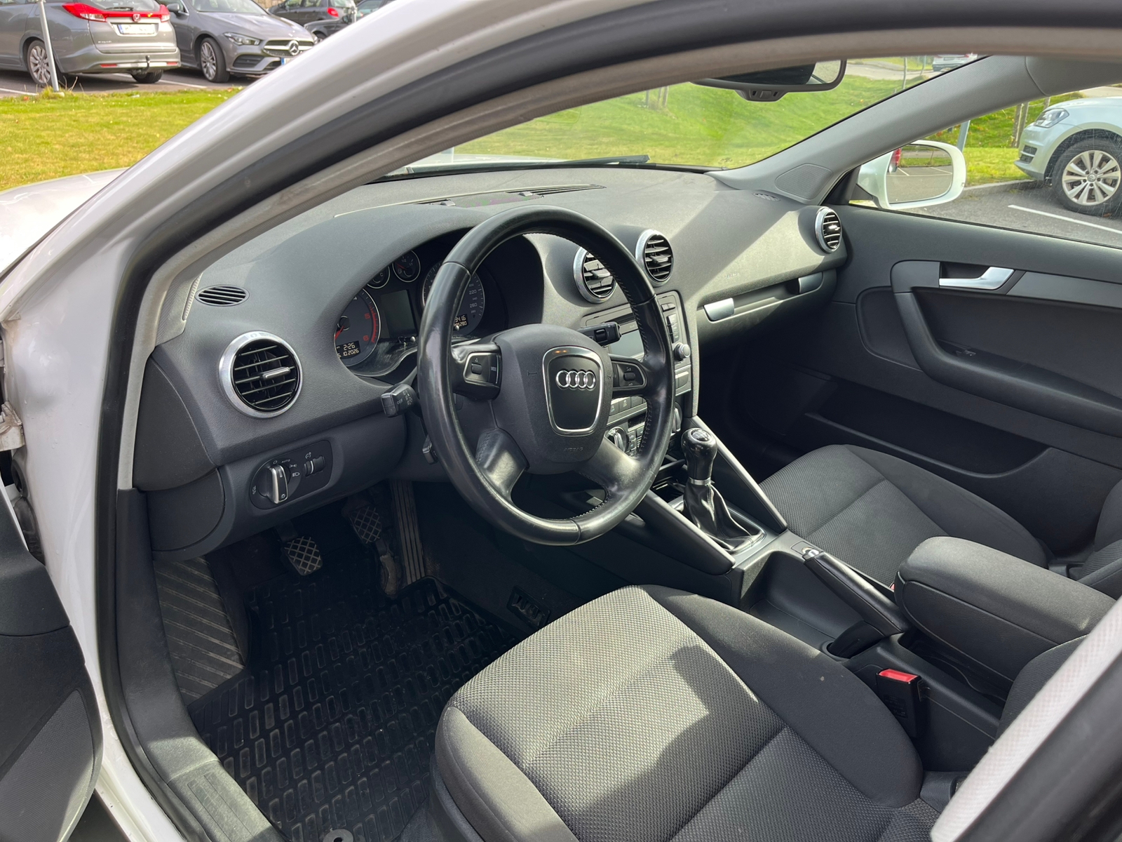Audi A3 Sportback 1.6 TDI Manuell 2013, bild 7/8