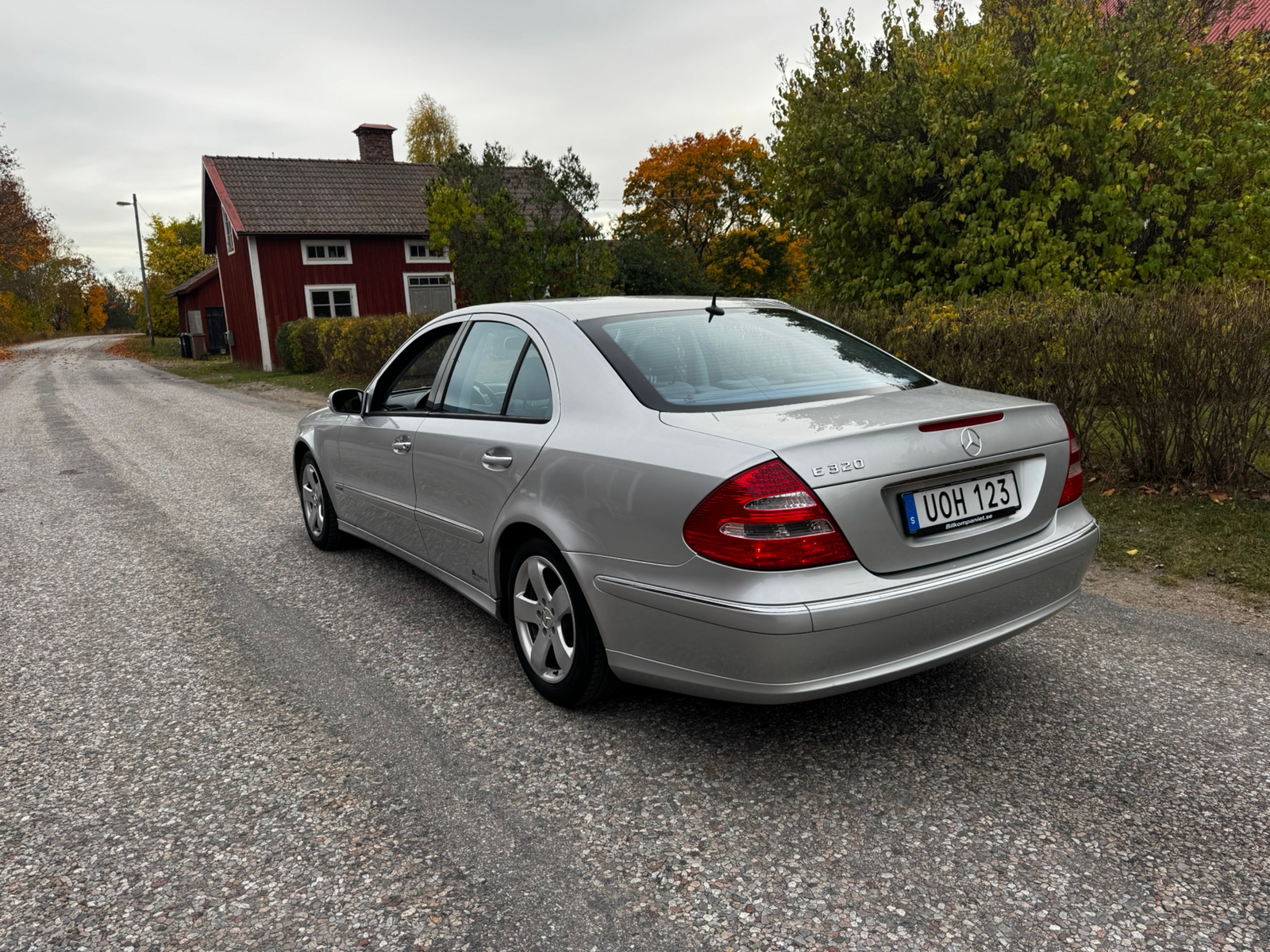 Mercedes-Benz E 320 5G-Tronic 2004, photo 3/5