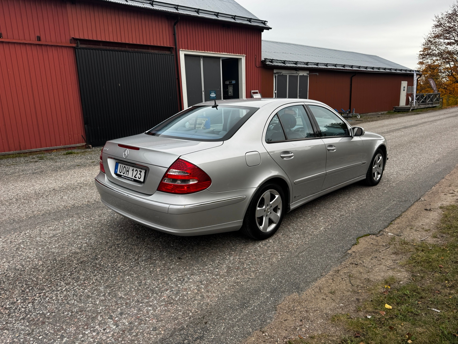 Mercedes-Benz E 320 5G-Tronic 2004, photo 4/5