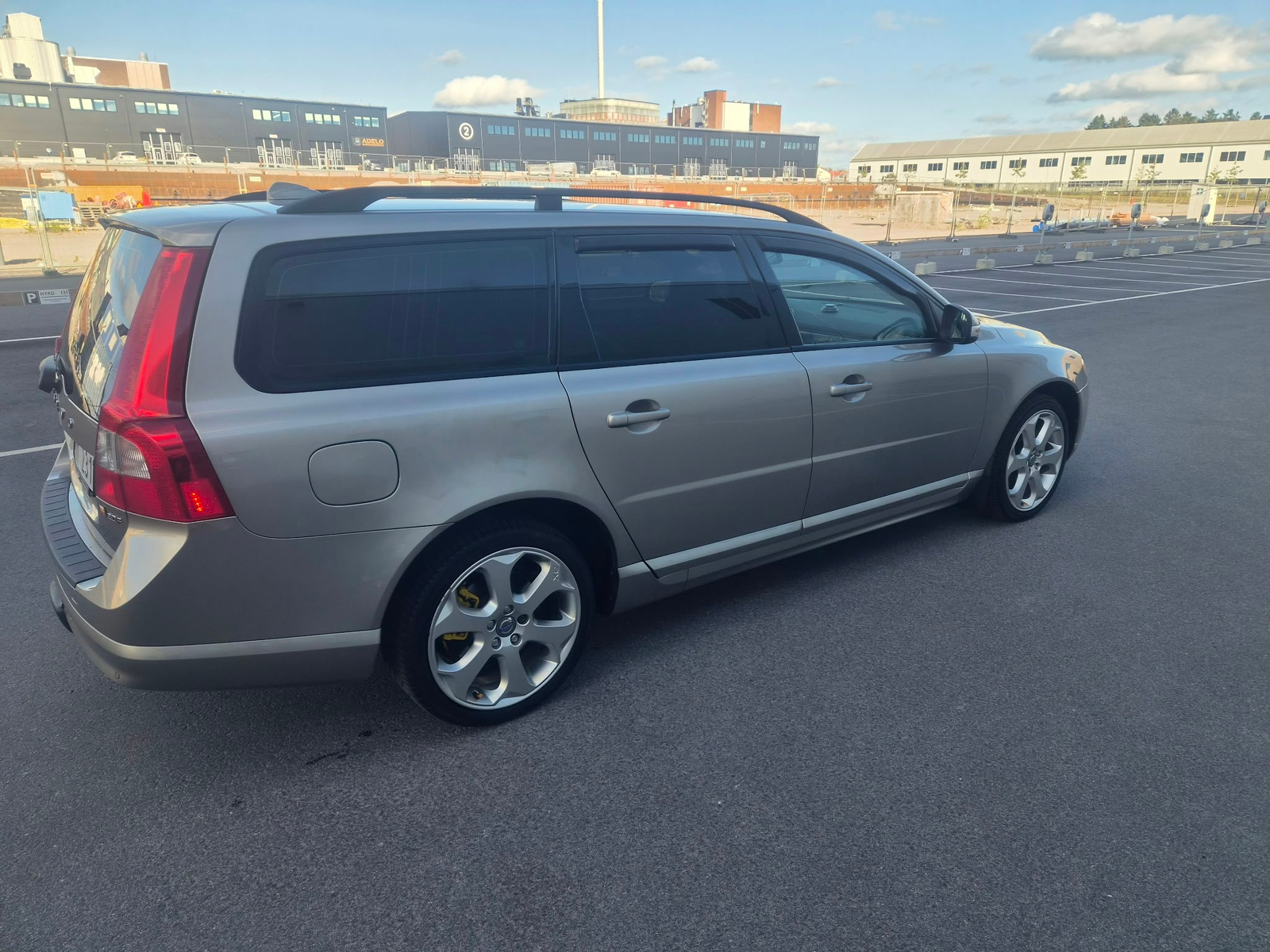 Volvo V70 2.0F Powershift 2009, bild 2/6
