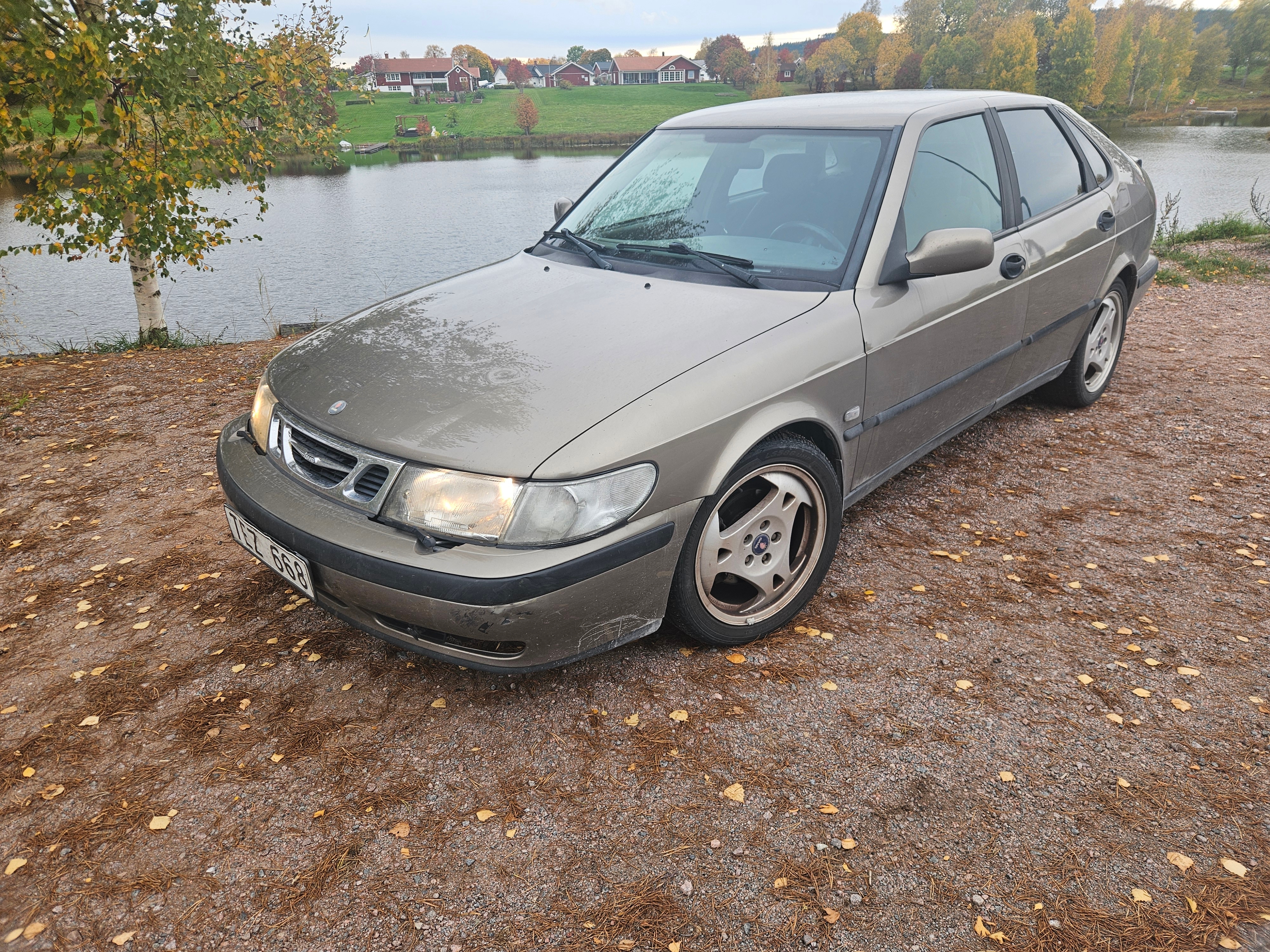 Saab 9-3 5-dörrar 2.0 T Manuell 2002, bild 2/7