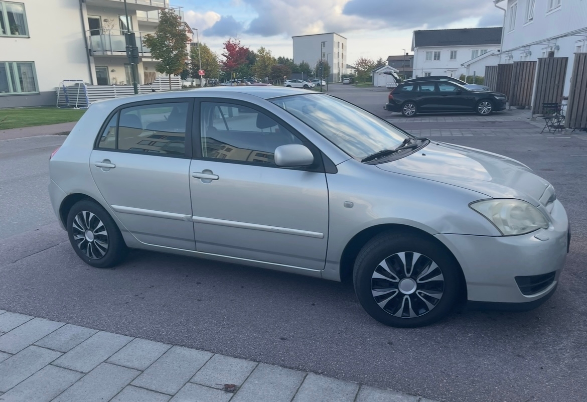 Toyota Corolla 2005, bild 2/9