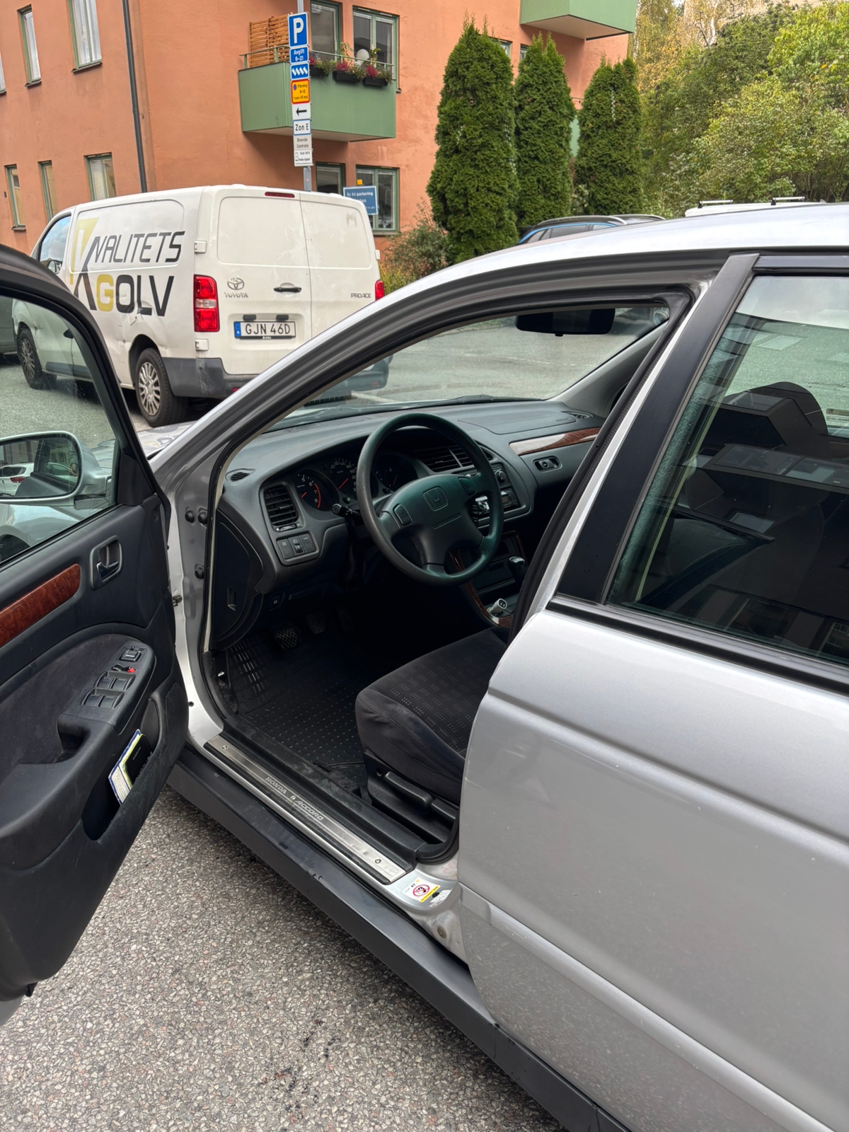 Honda Accord 2.0 Manuell 2001, bild 4/8
