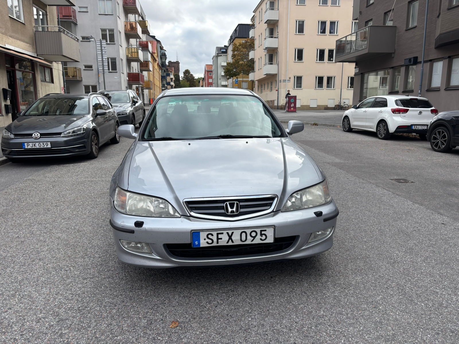 Honda Accord 2.0 Manuell 2001, bild 2/8