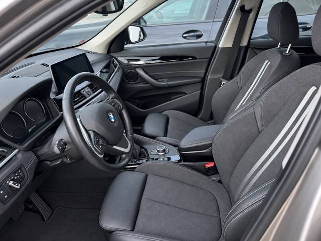 BMW X1 xDrive25e Sport Line 2022, photo 3/4