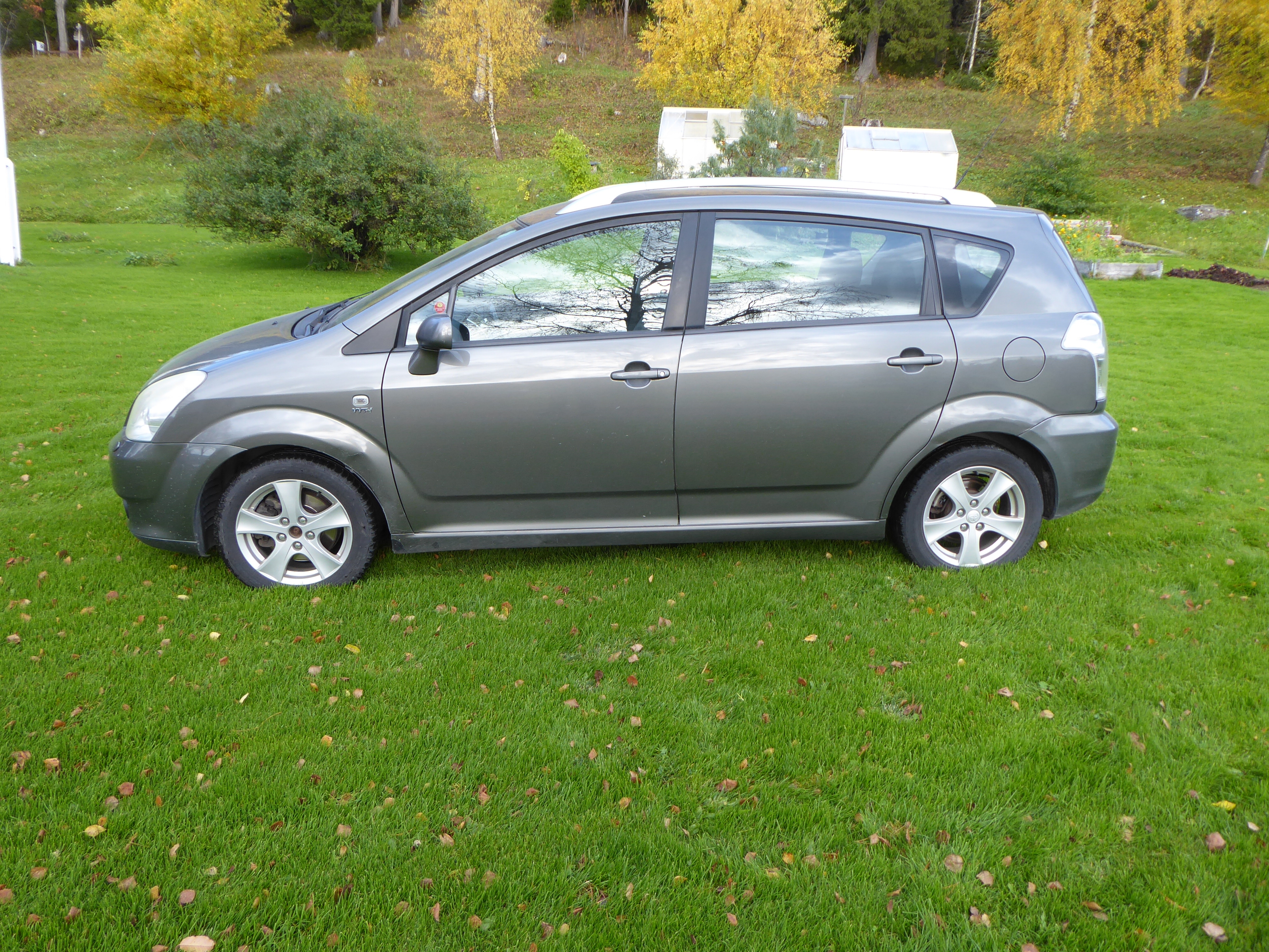 Toyota Corolla Verso 1.8 VVT-i Manuell 2004, photo 3/3