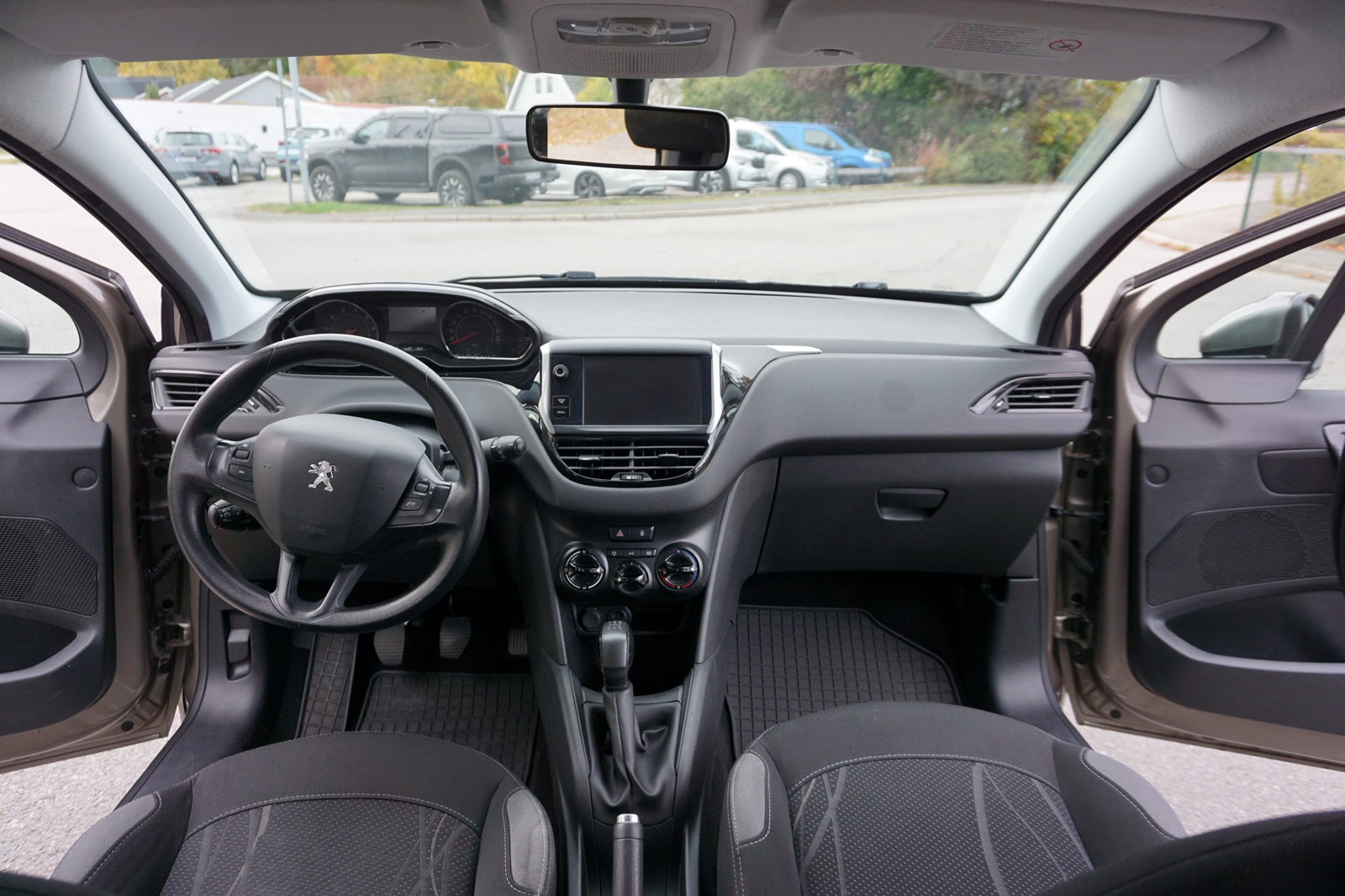 Peugeot 208 5-dörrar 1.2 VTi 82 Manuell 2012, bild 7/10