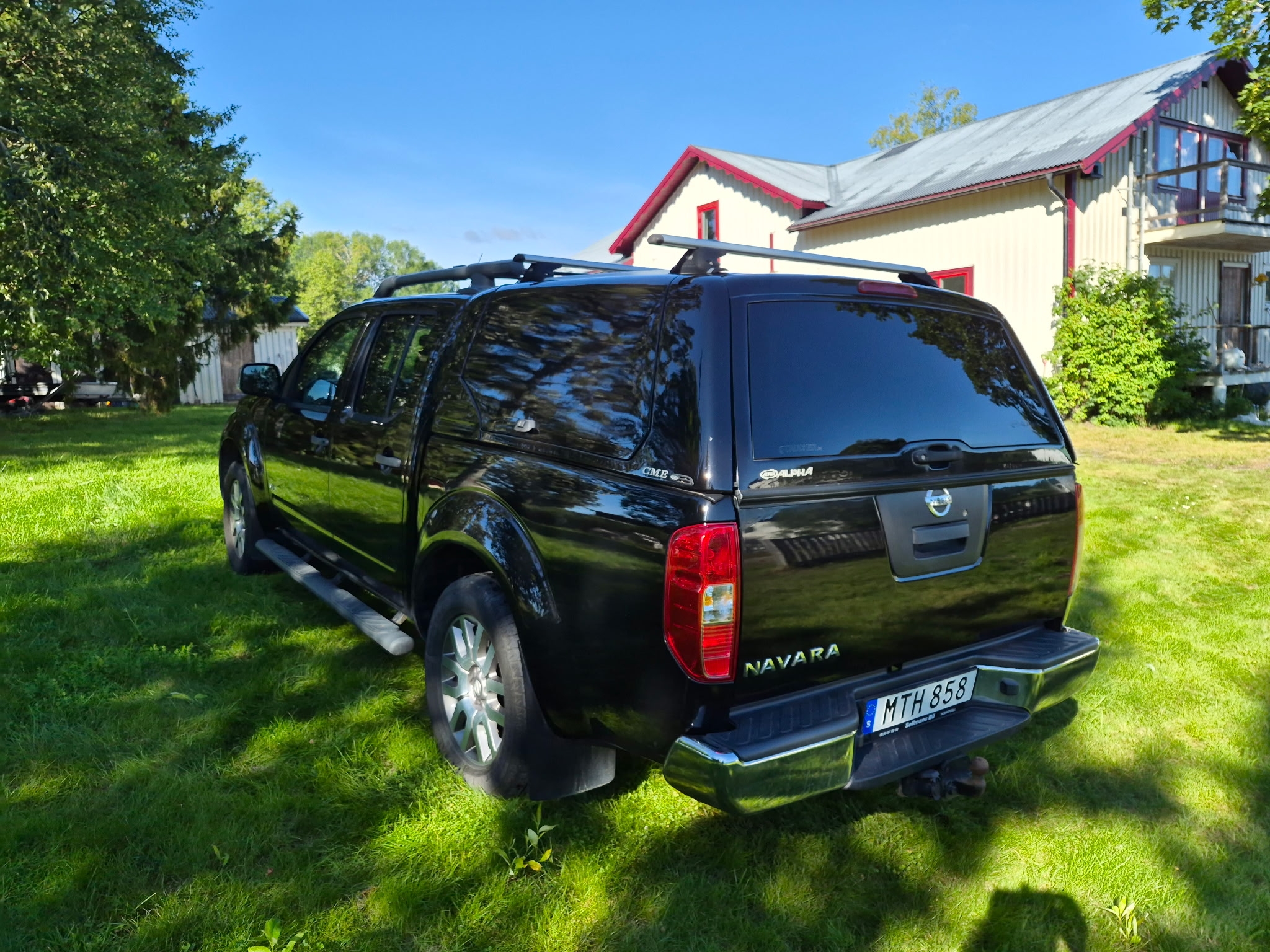Nissan Navara 2015, photo 3/9
